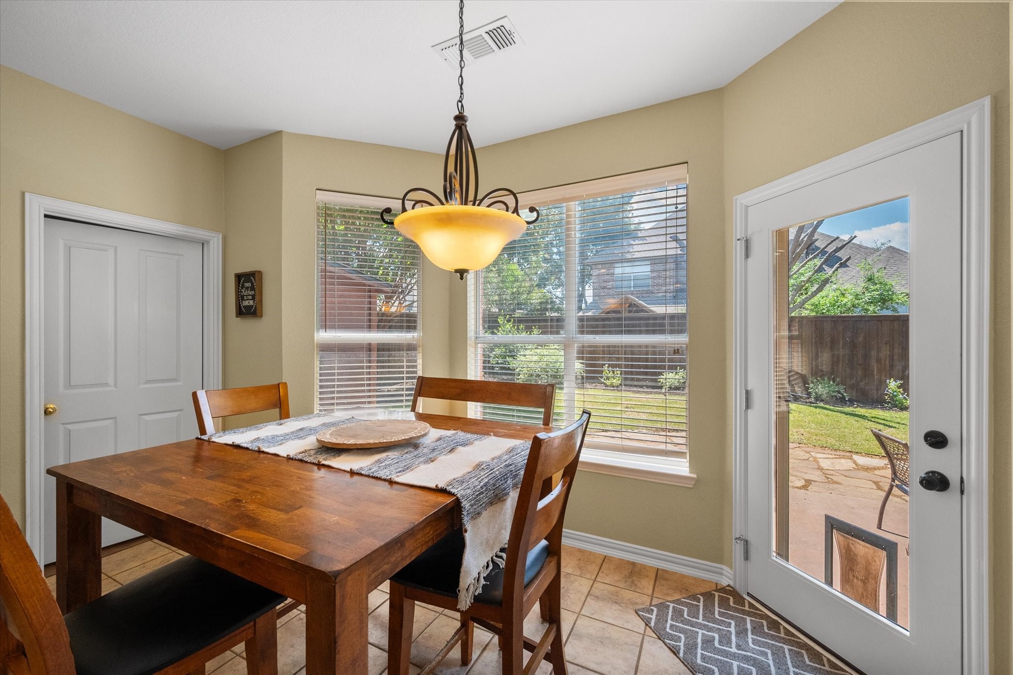 4 Lake Glen Court