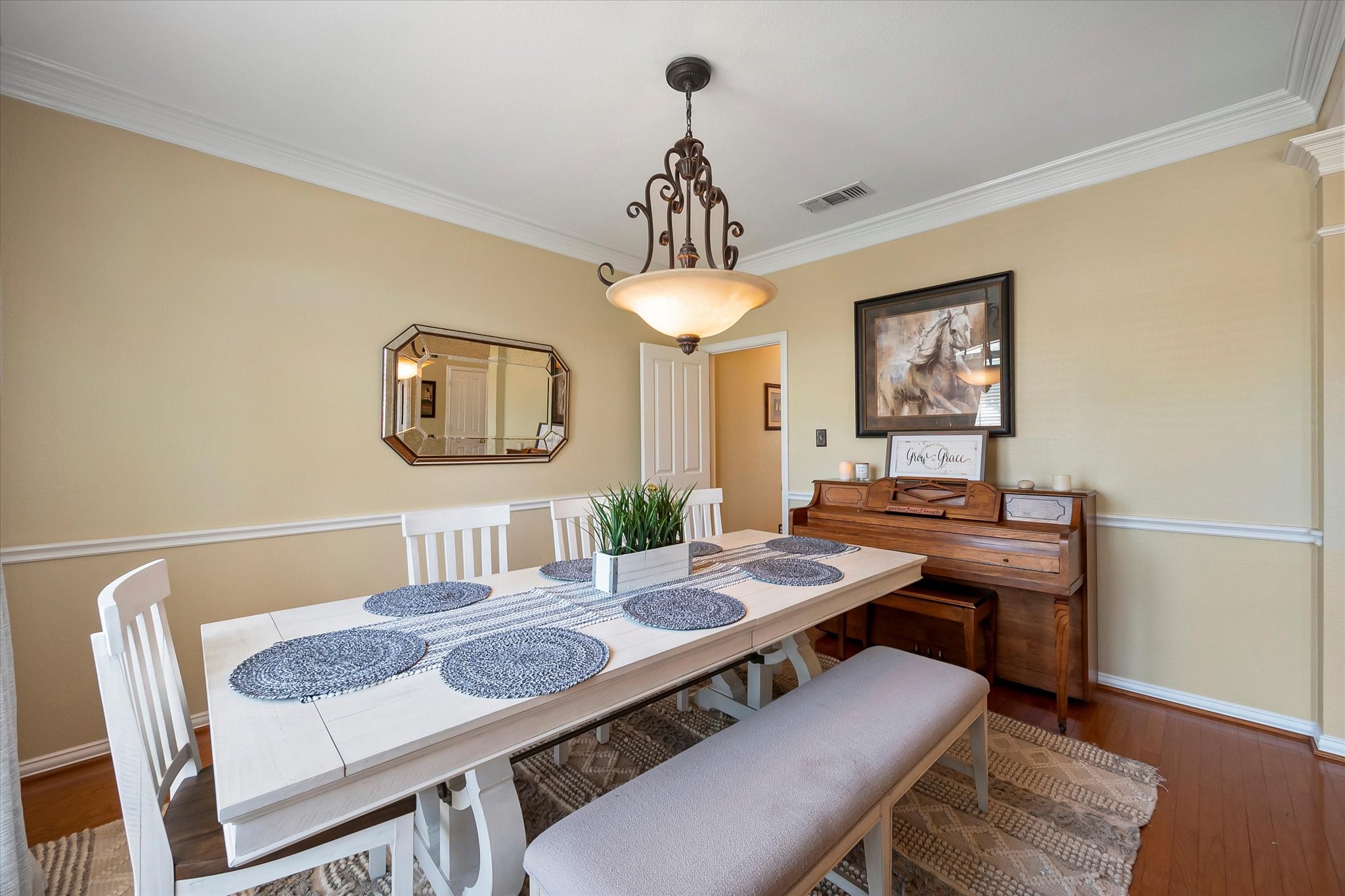 4 Lake Glen Court