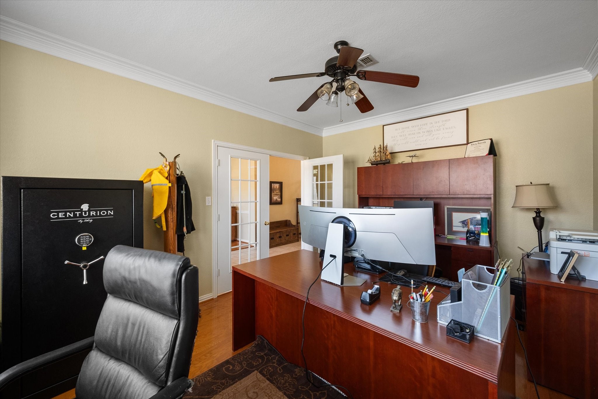 4 Lake Glen Court