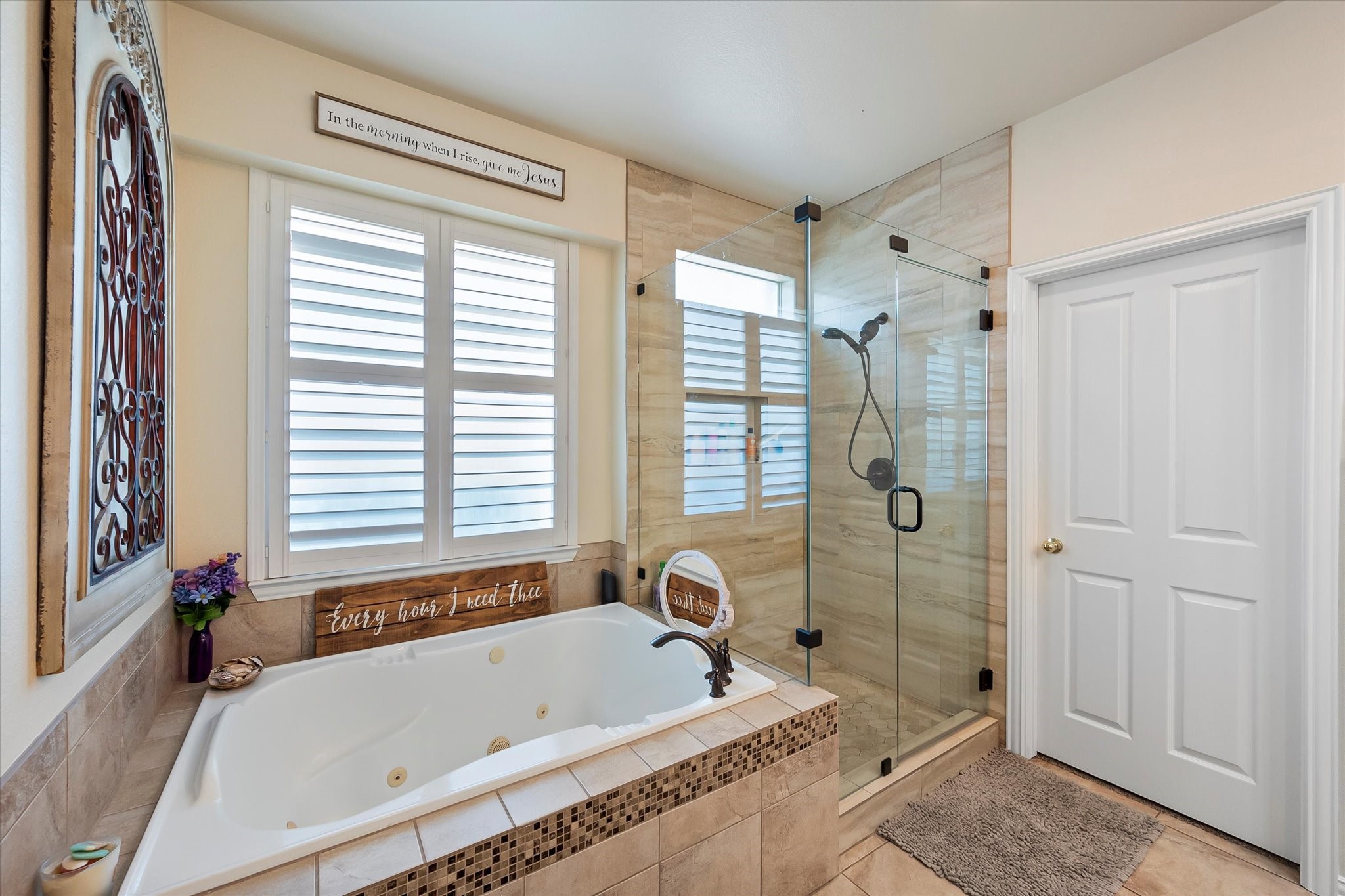 4 Lake Glen Court