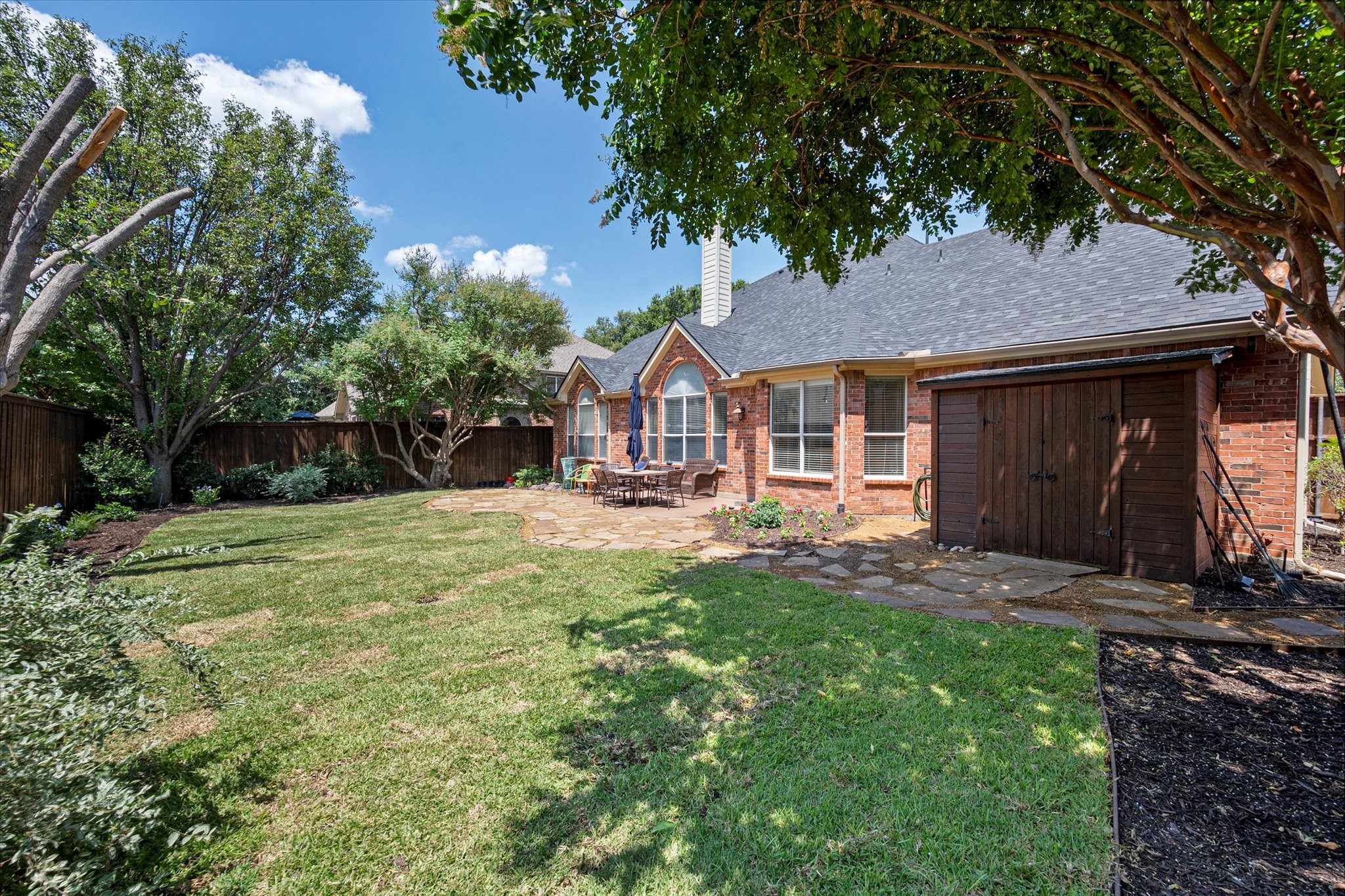 4 Lake Glen Court