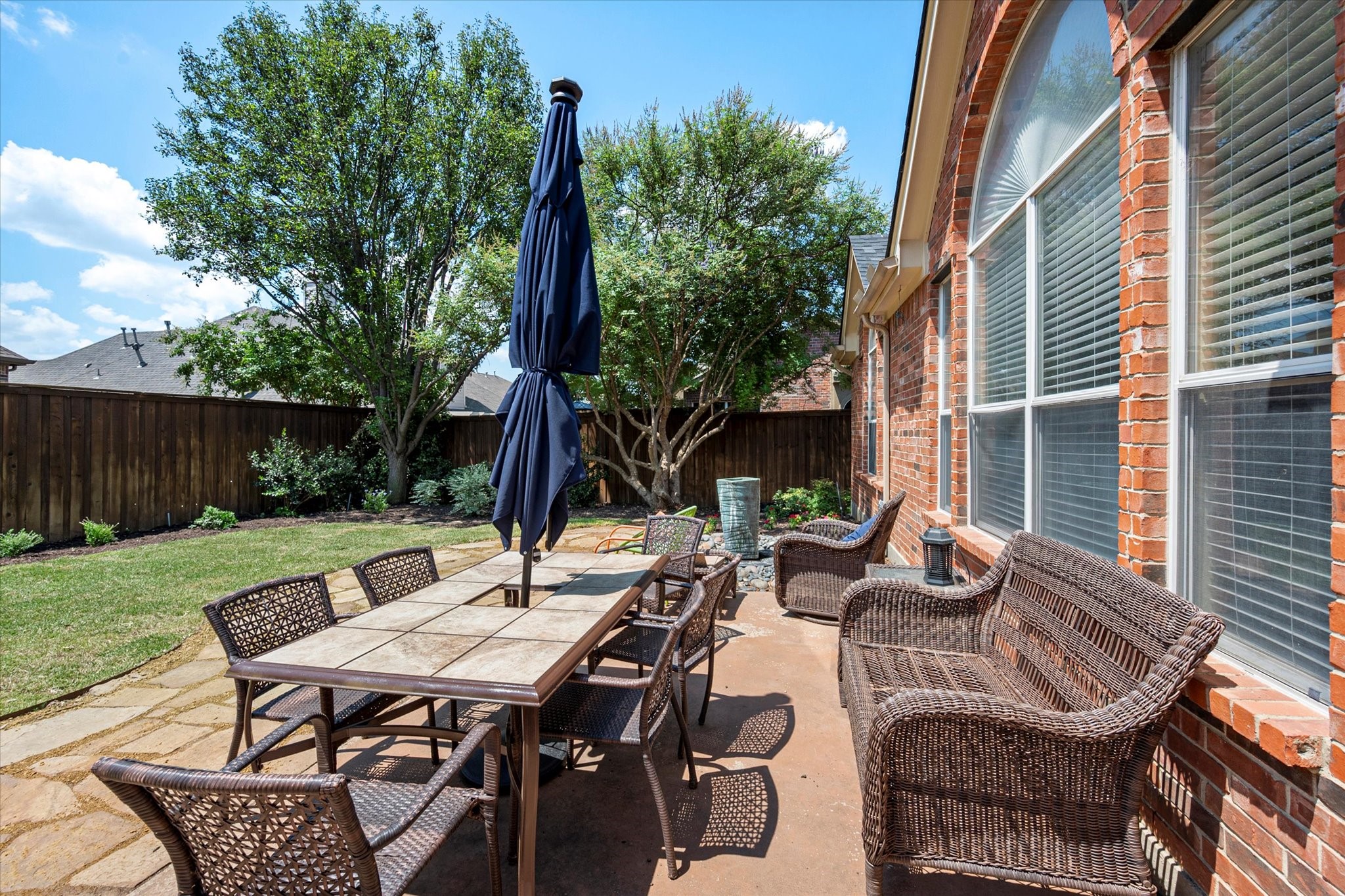 4 Lake Glen Court