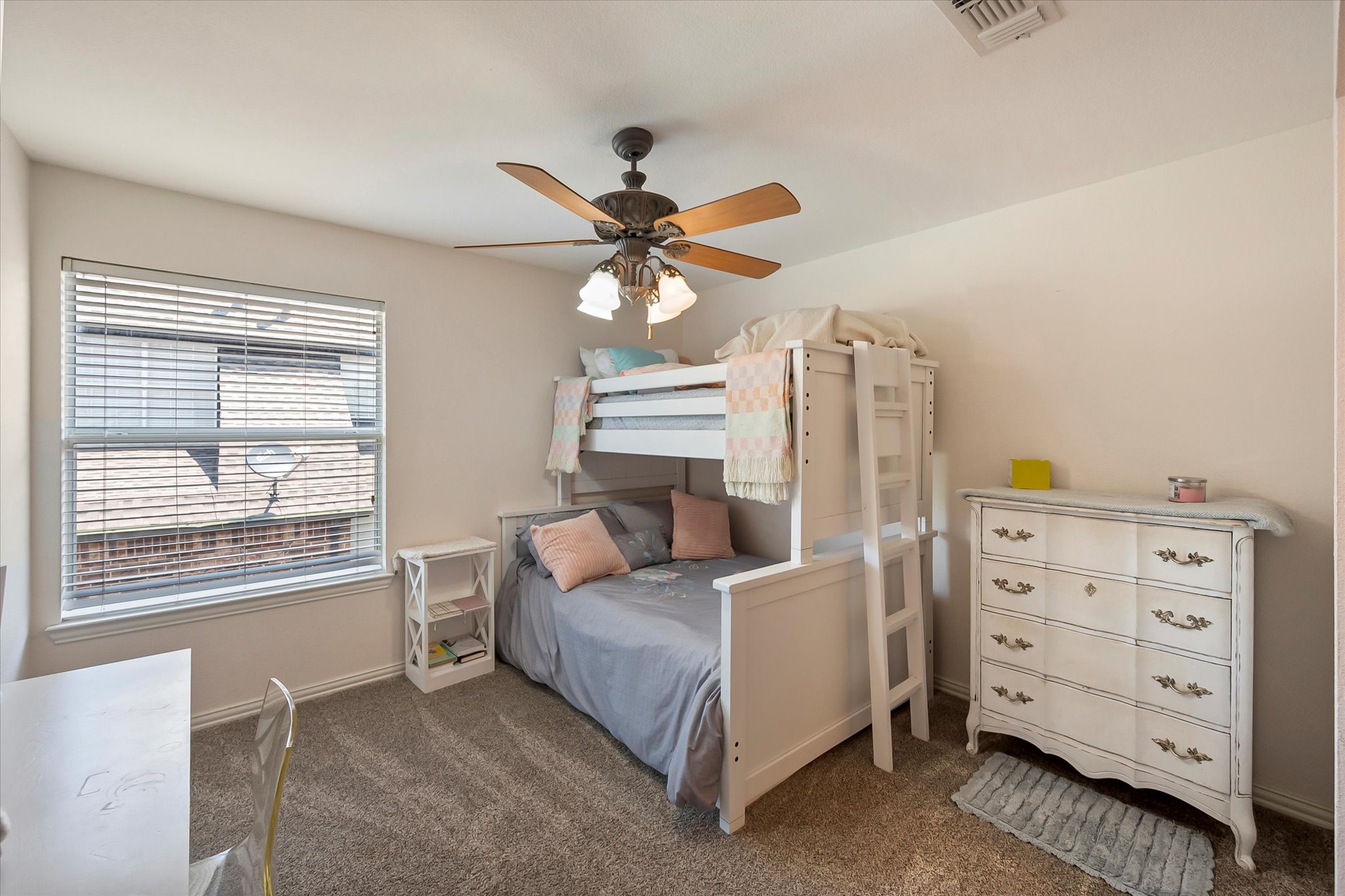 4 Lake Glen Court