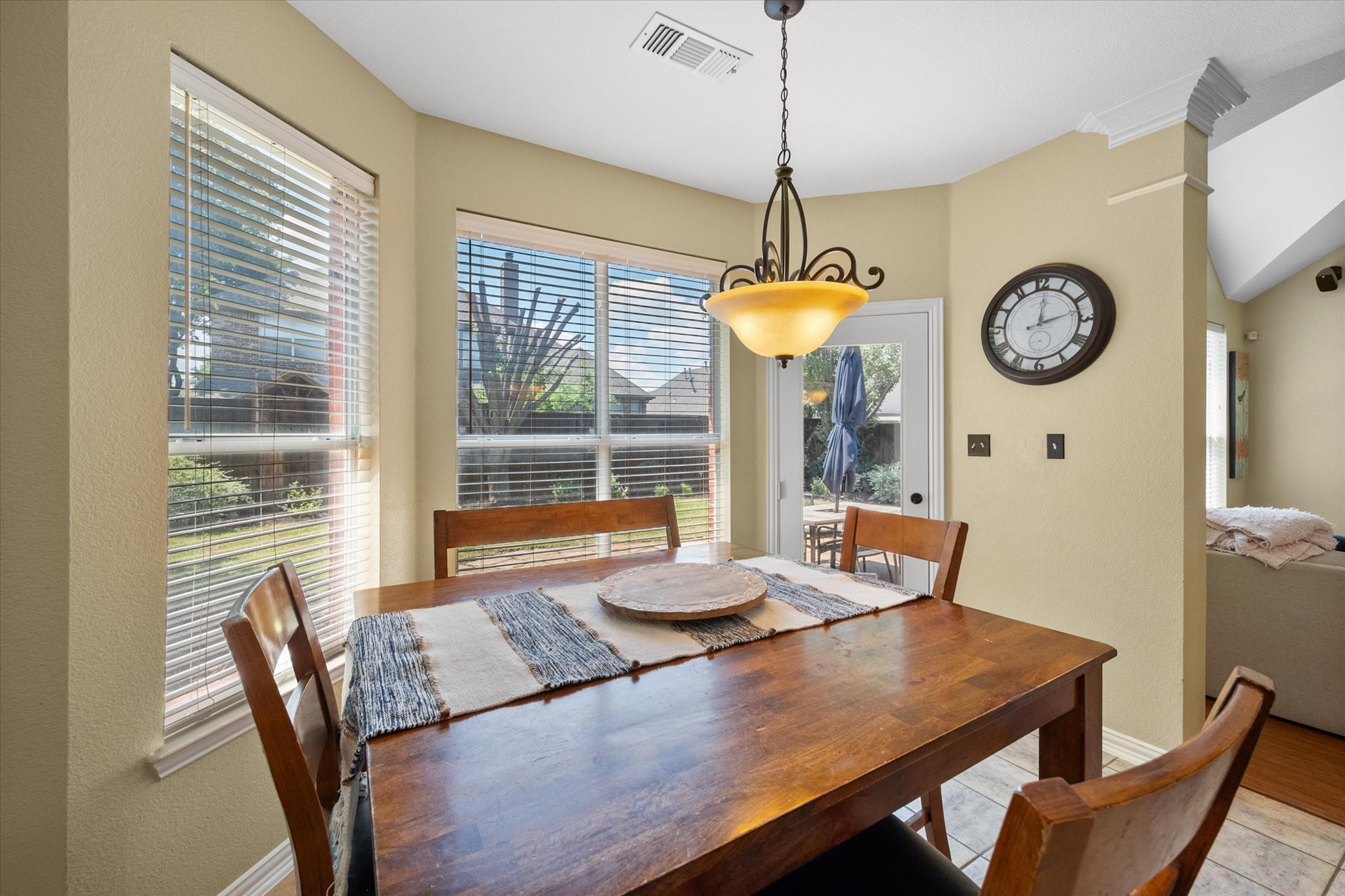 4 Lake Glen Court