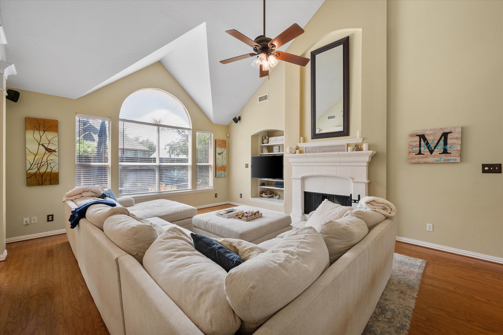 4 Lake Glen Court