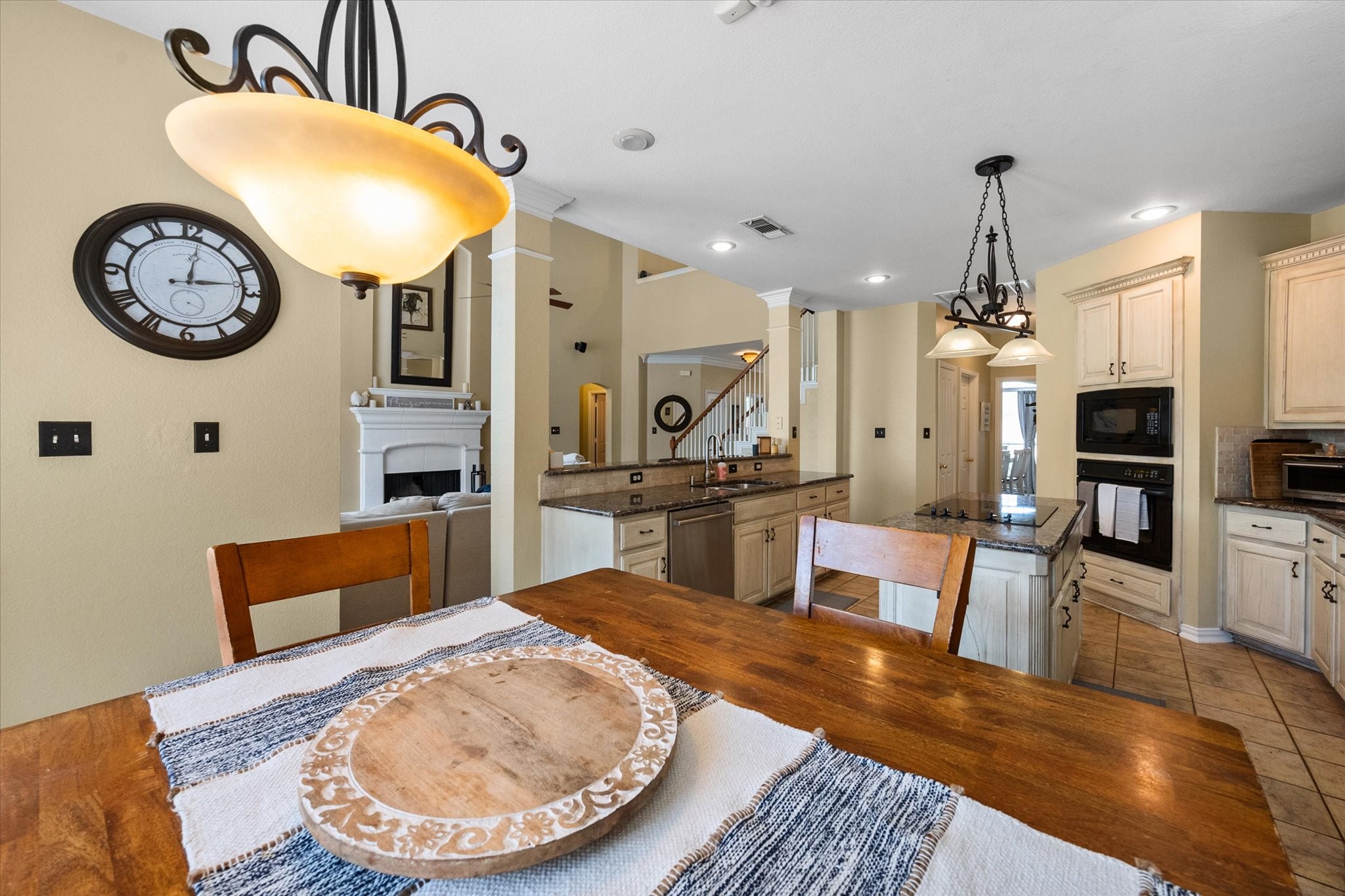 4 Lake Glen Court