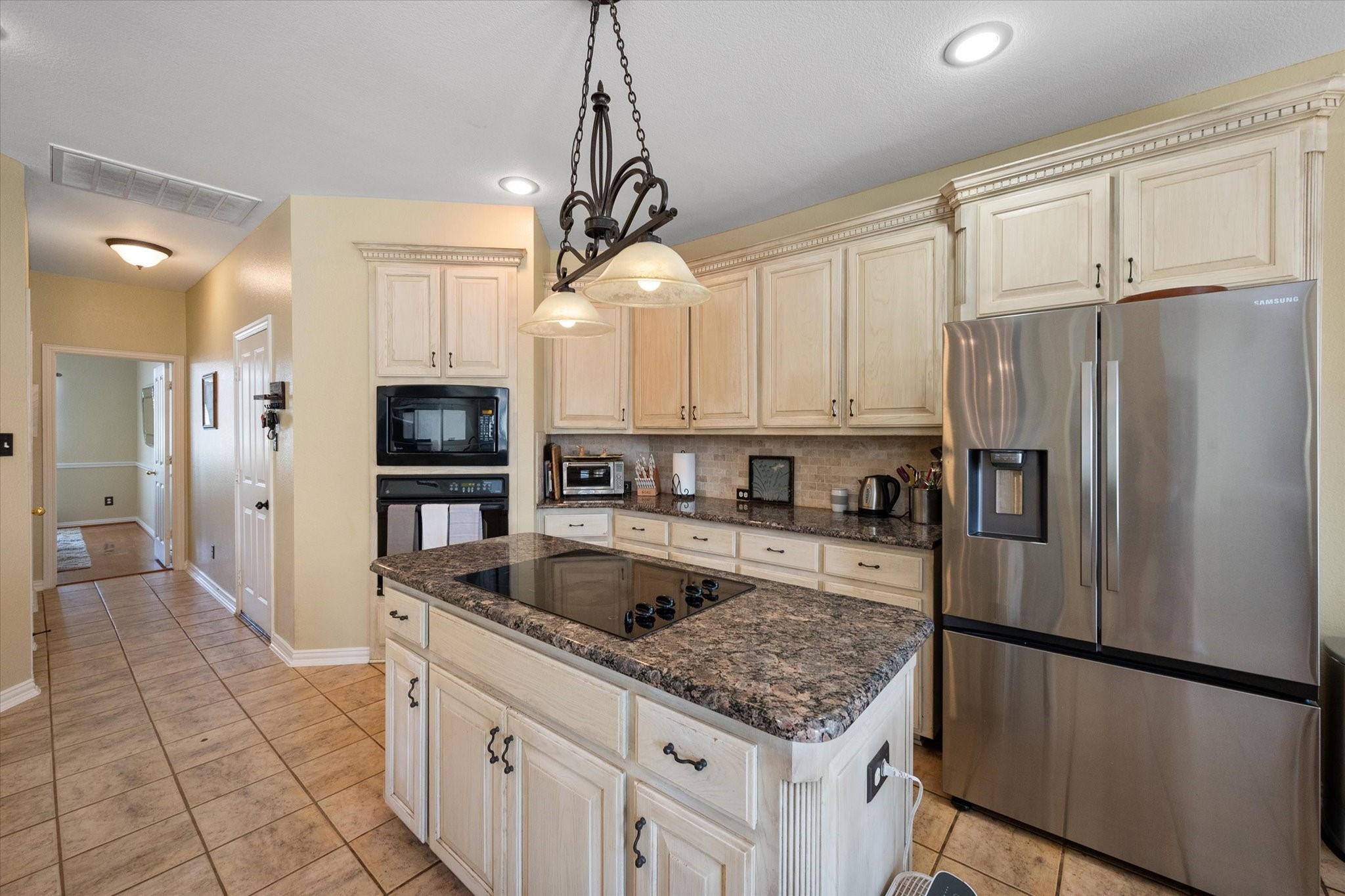 4 Lake Glen Court