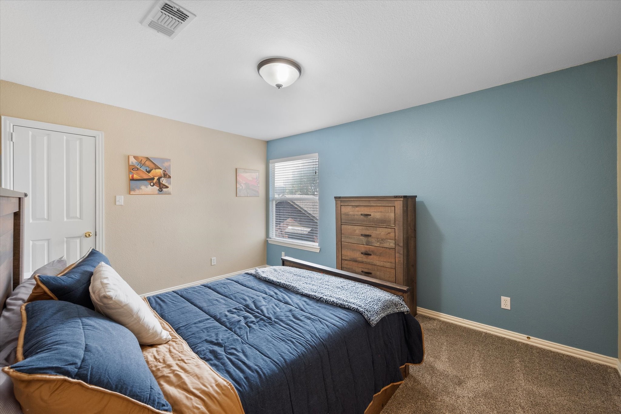 4 Lake Glen Court