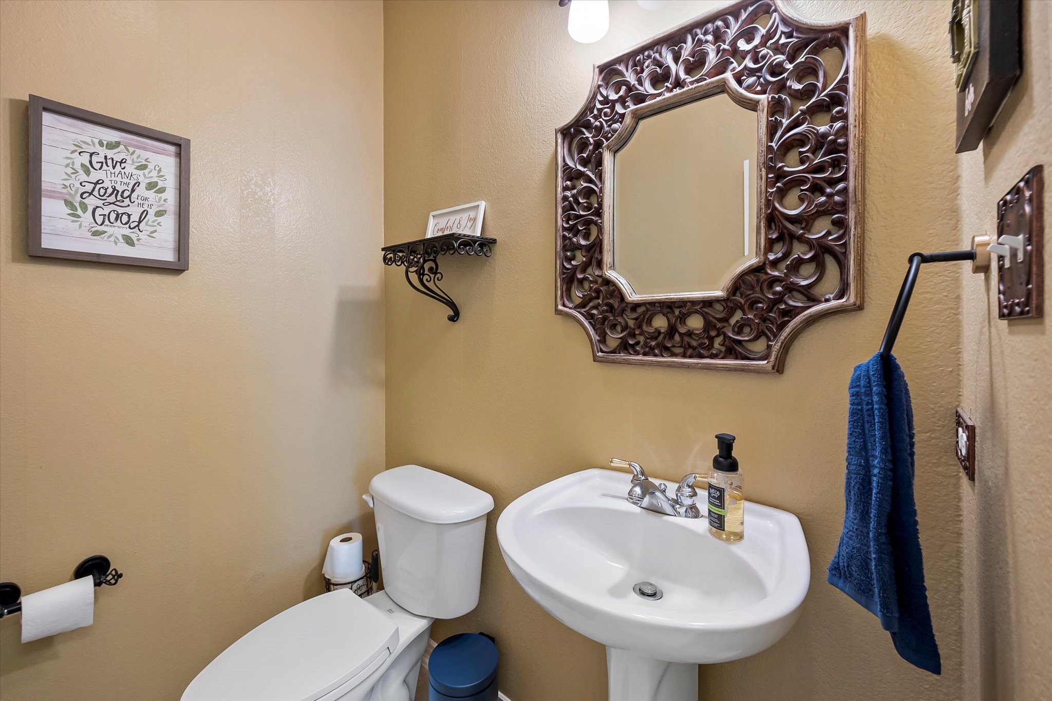 4 Lake Glen Court
