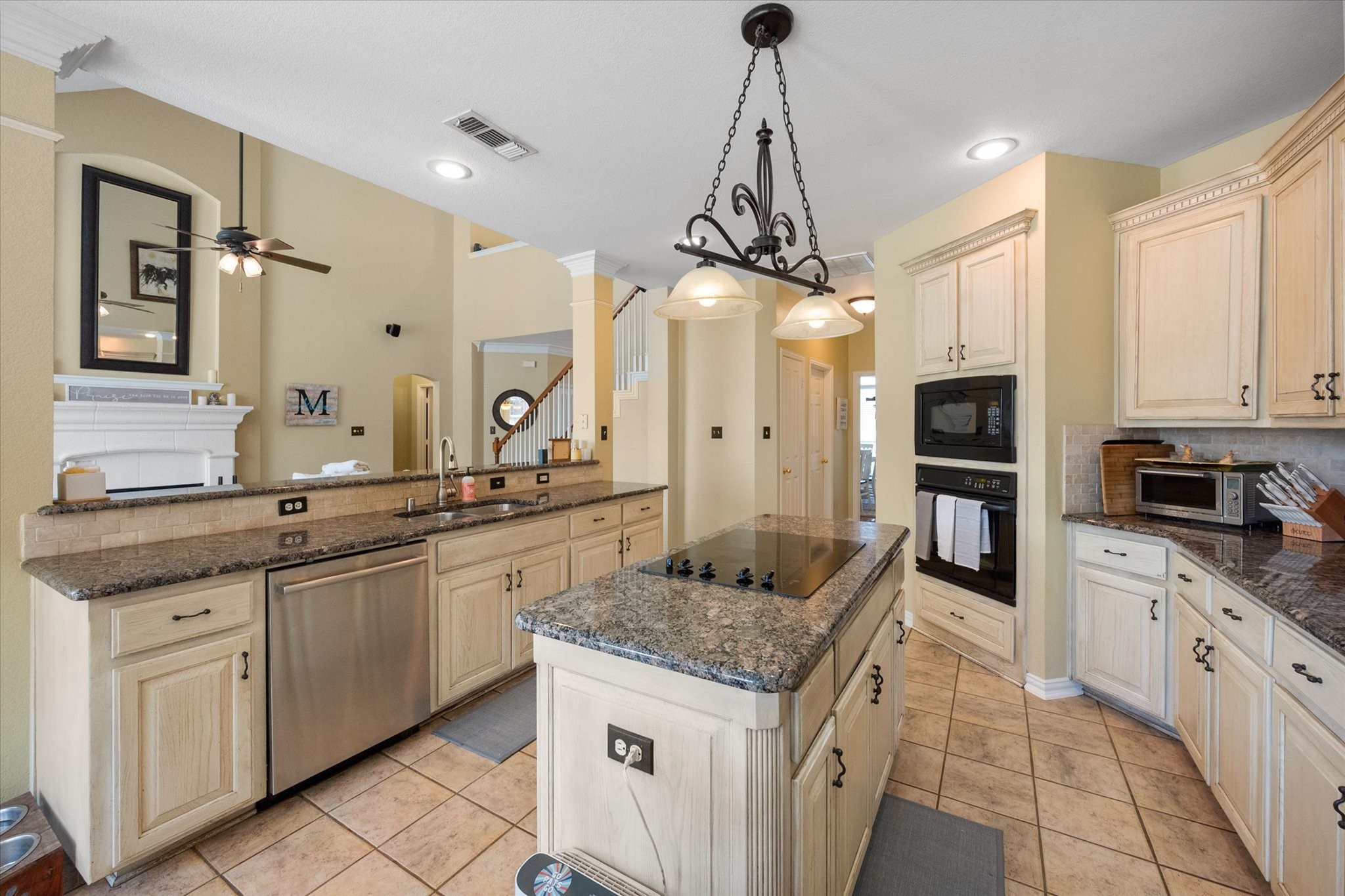 4 Lake Glen Court