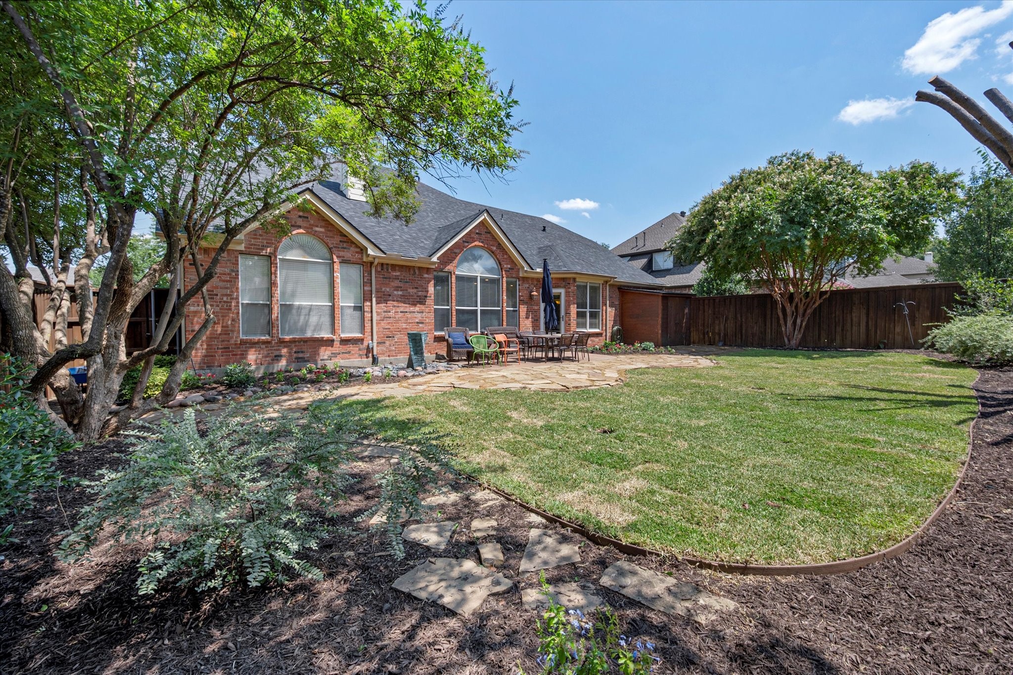4 Lake Glen Court