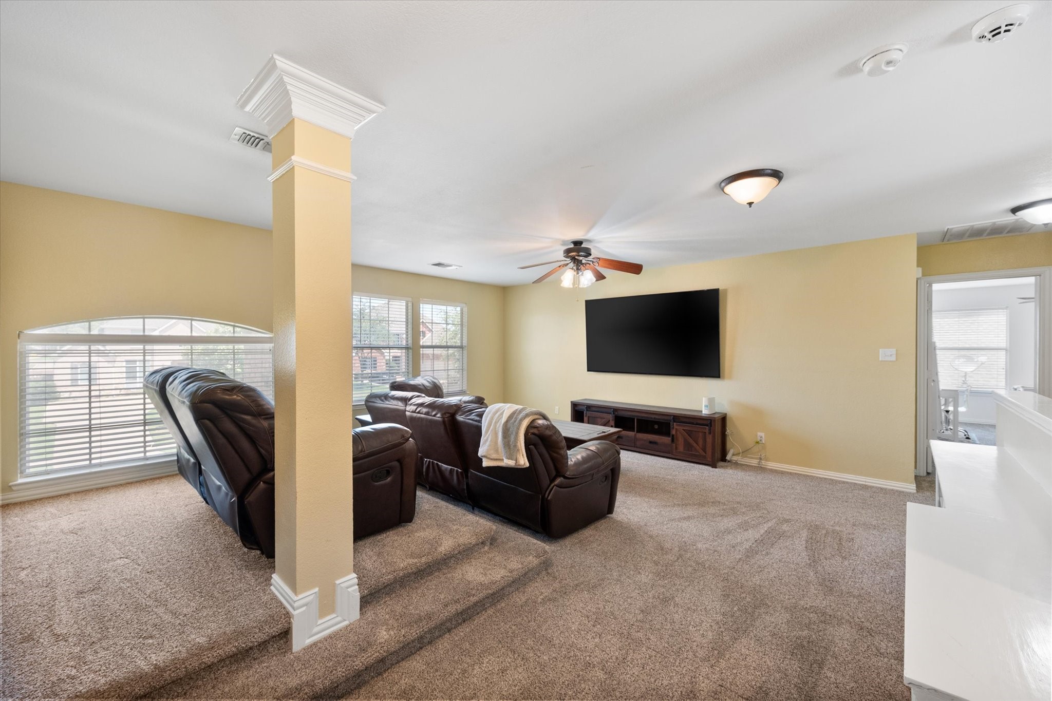 4 Lake Glen Court