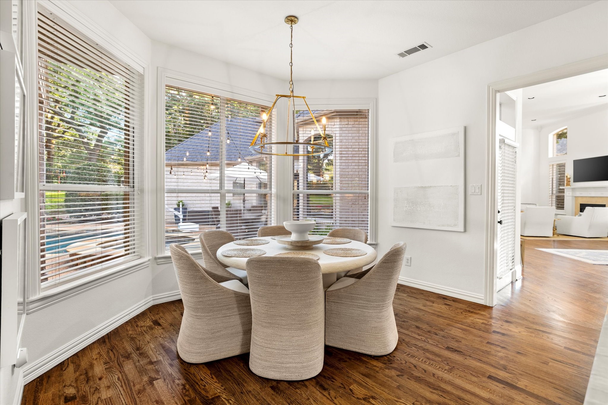 5301 Willow Lane