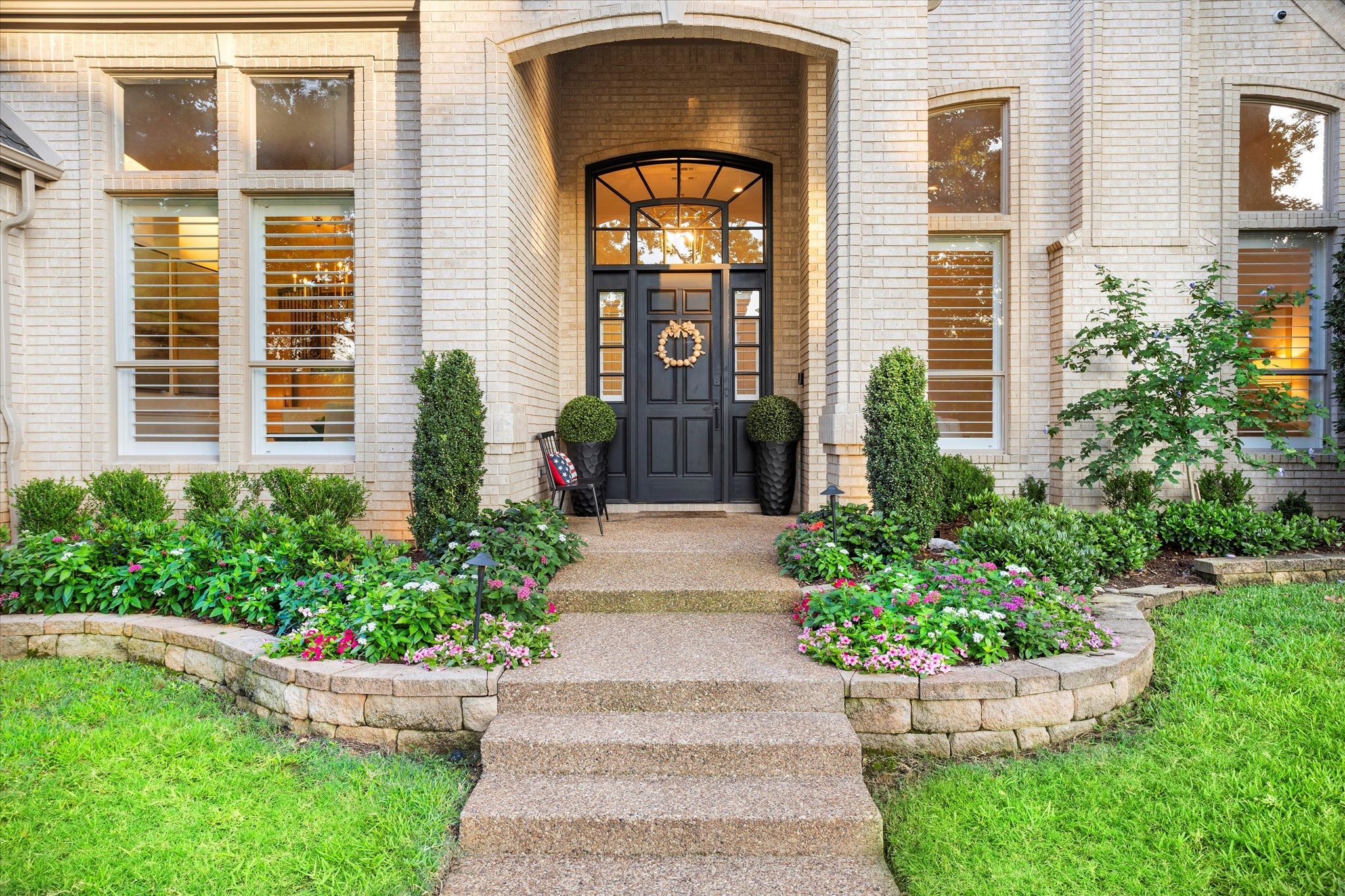 5301 Willow Lane