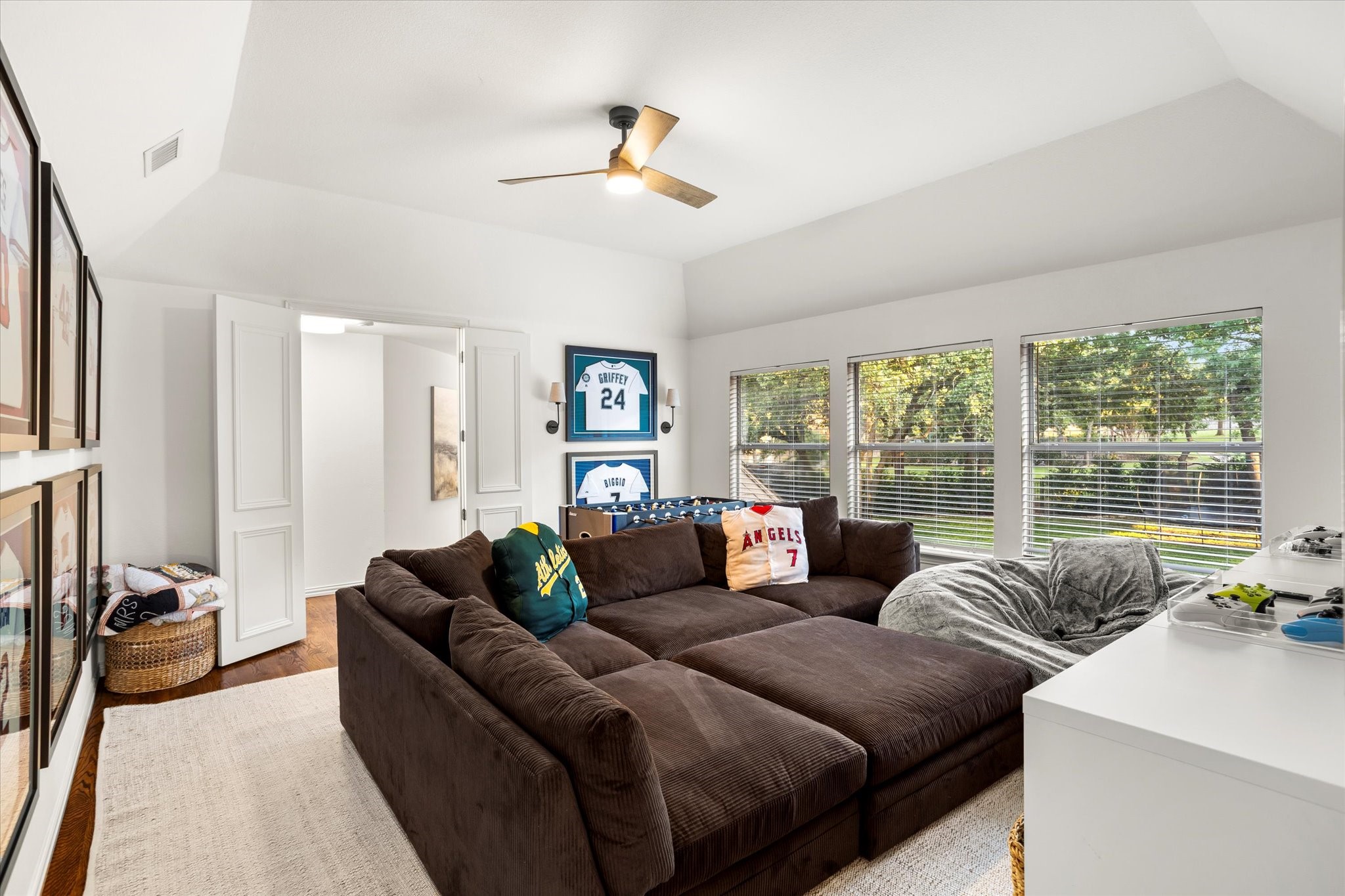 5301 Willow Lane