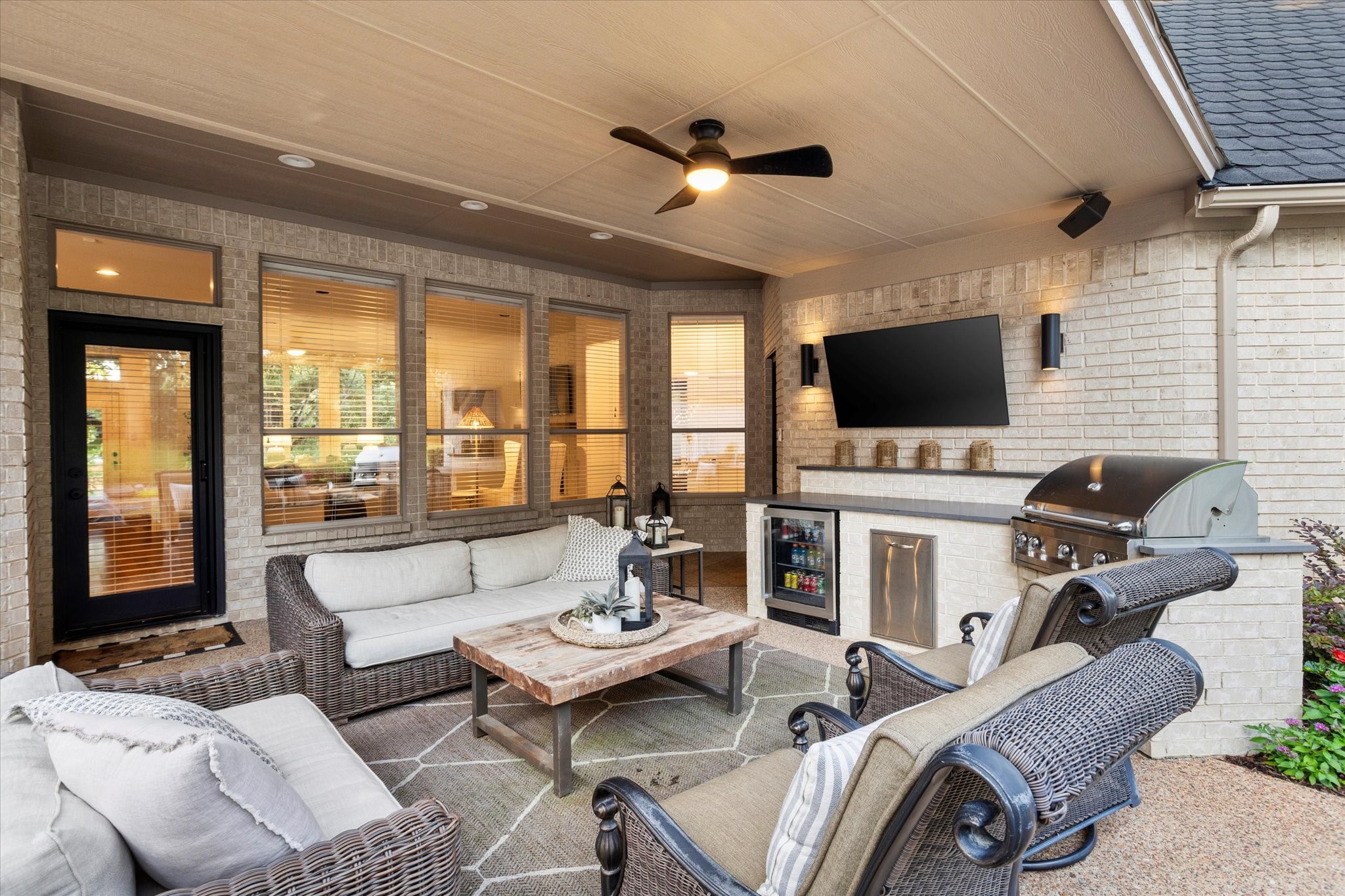 5301 Willow Lane