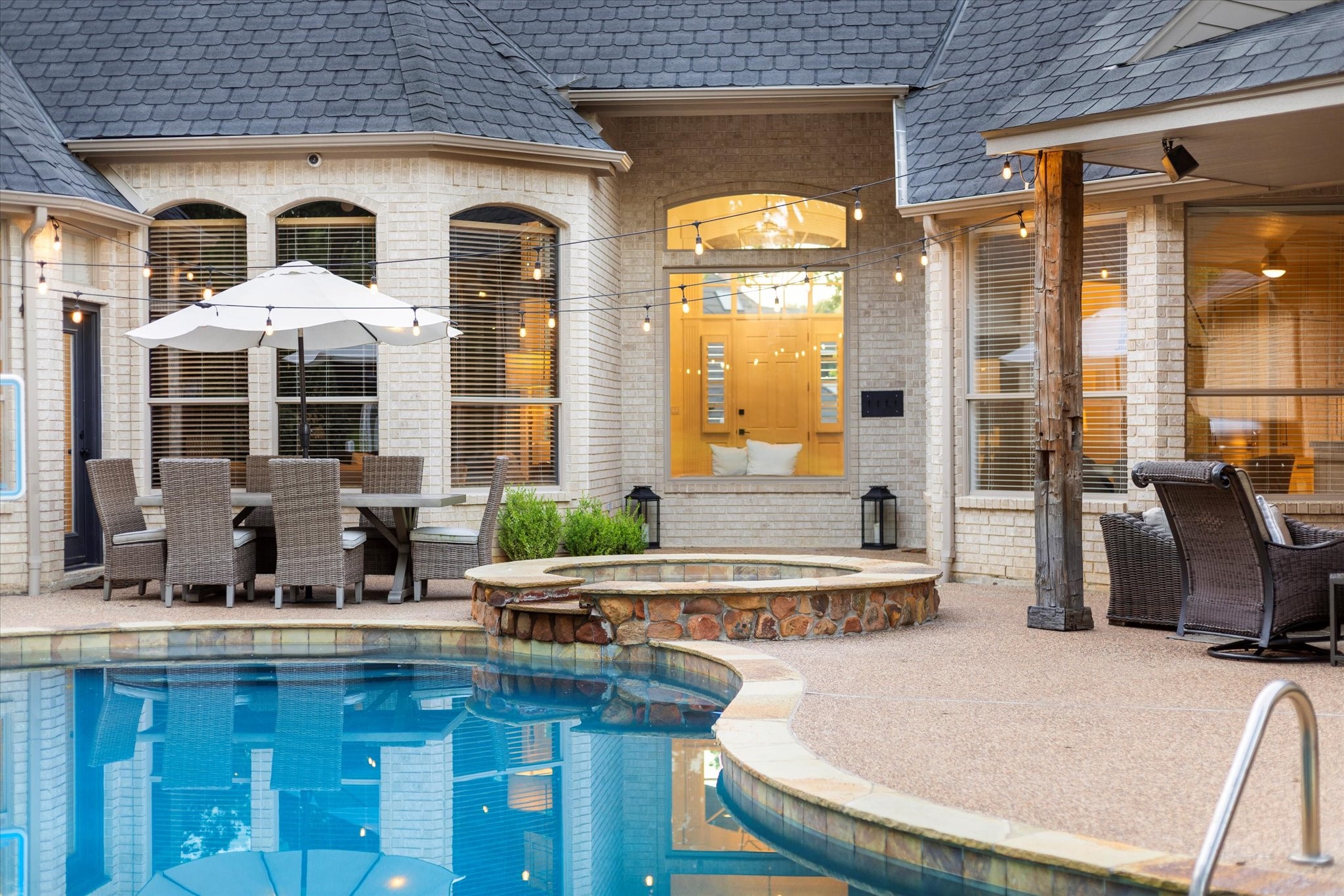 5301 Willow Lane
