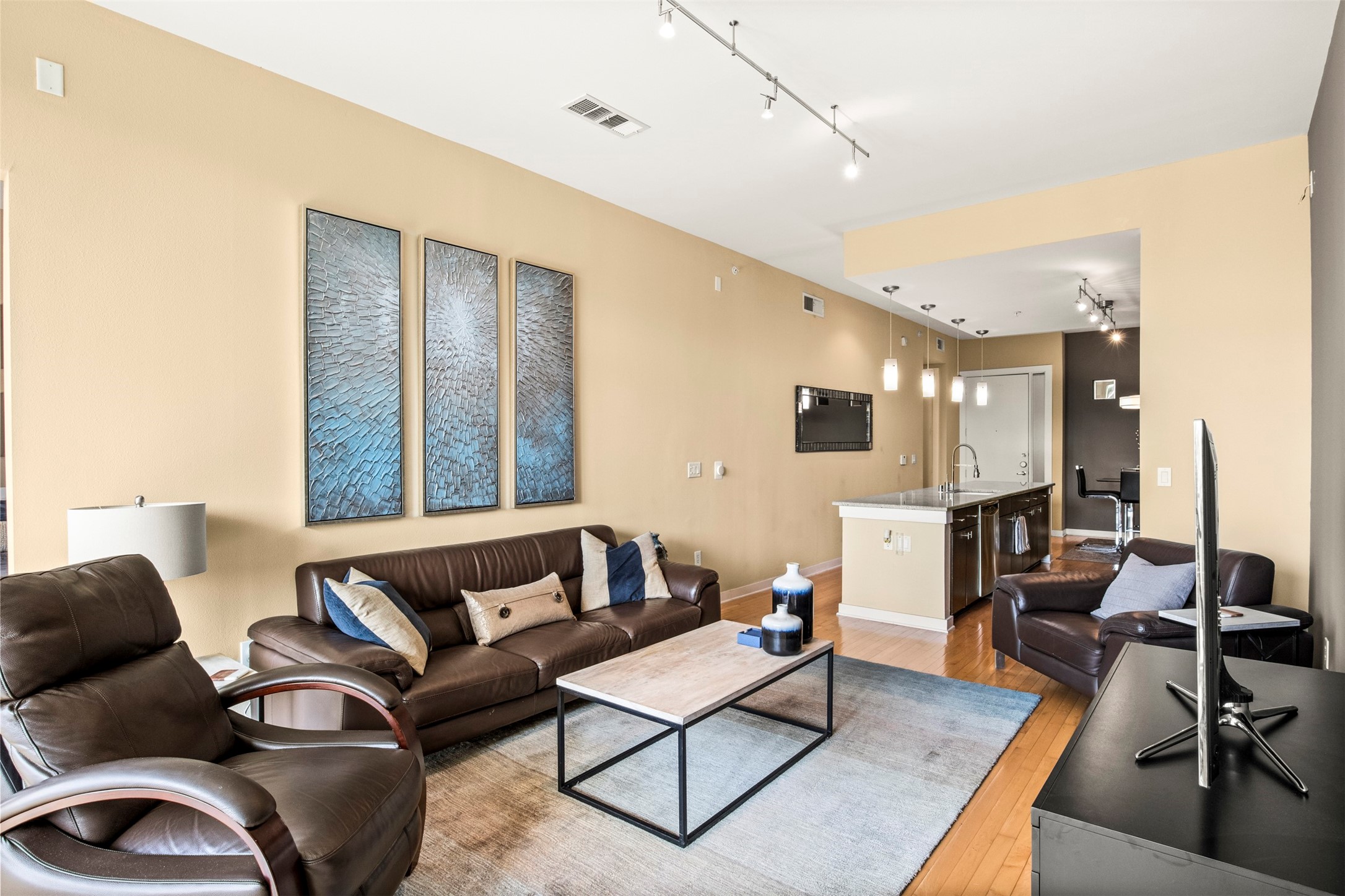 2950 Mckinney Avenue 412