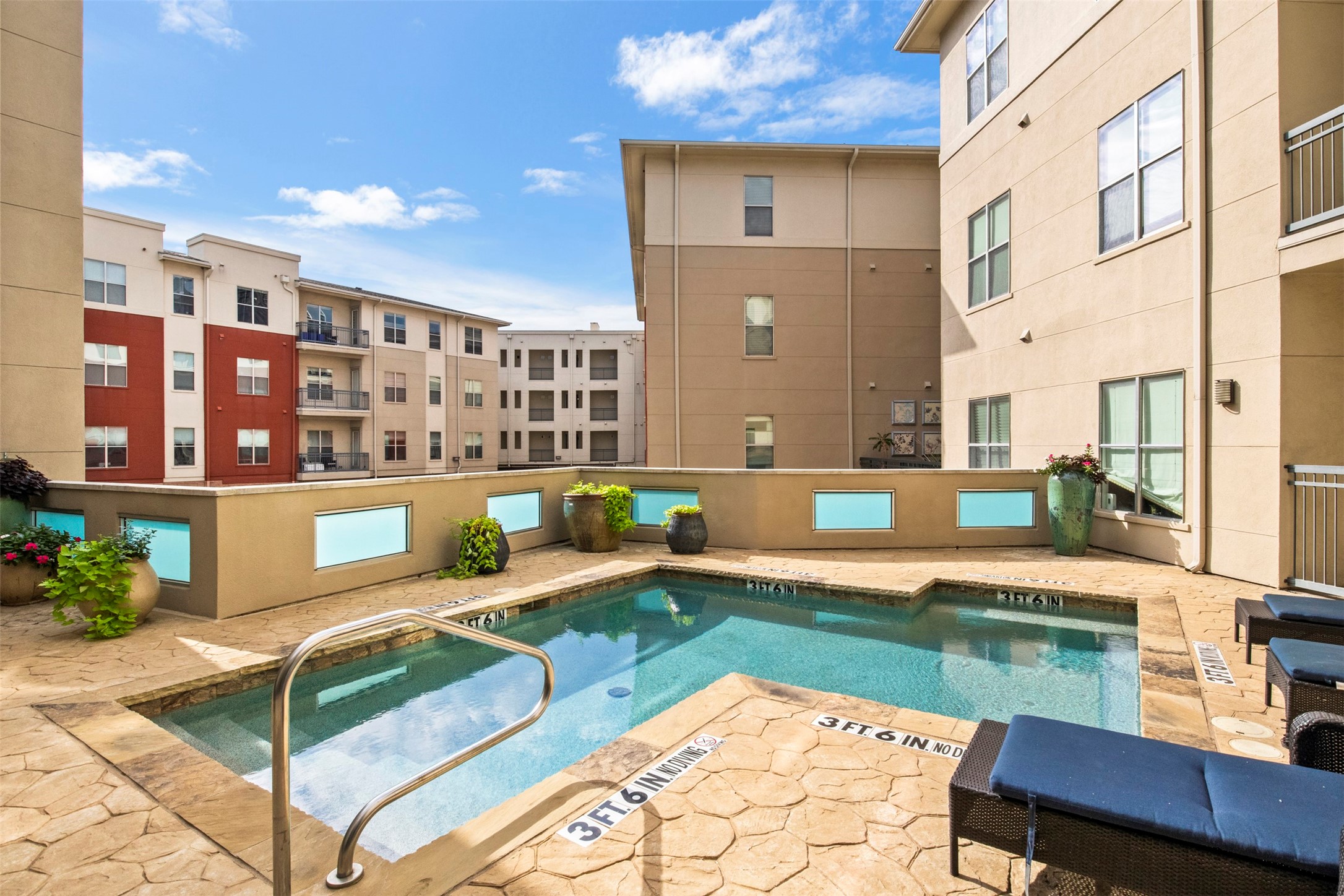 2950 Mckinney Avenue 412