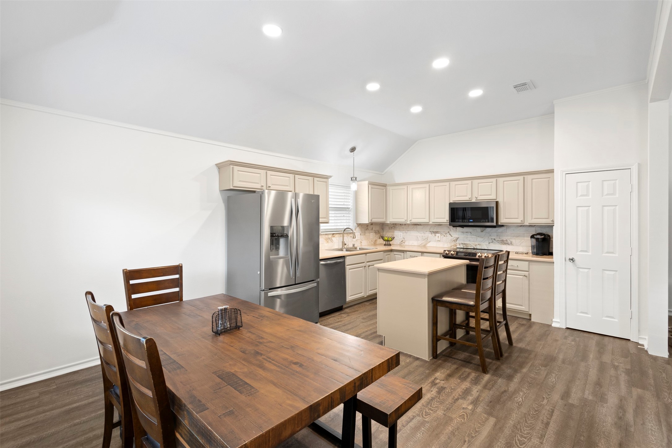 2404 Bowman Avenue