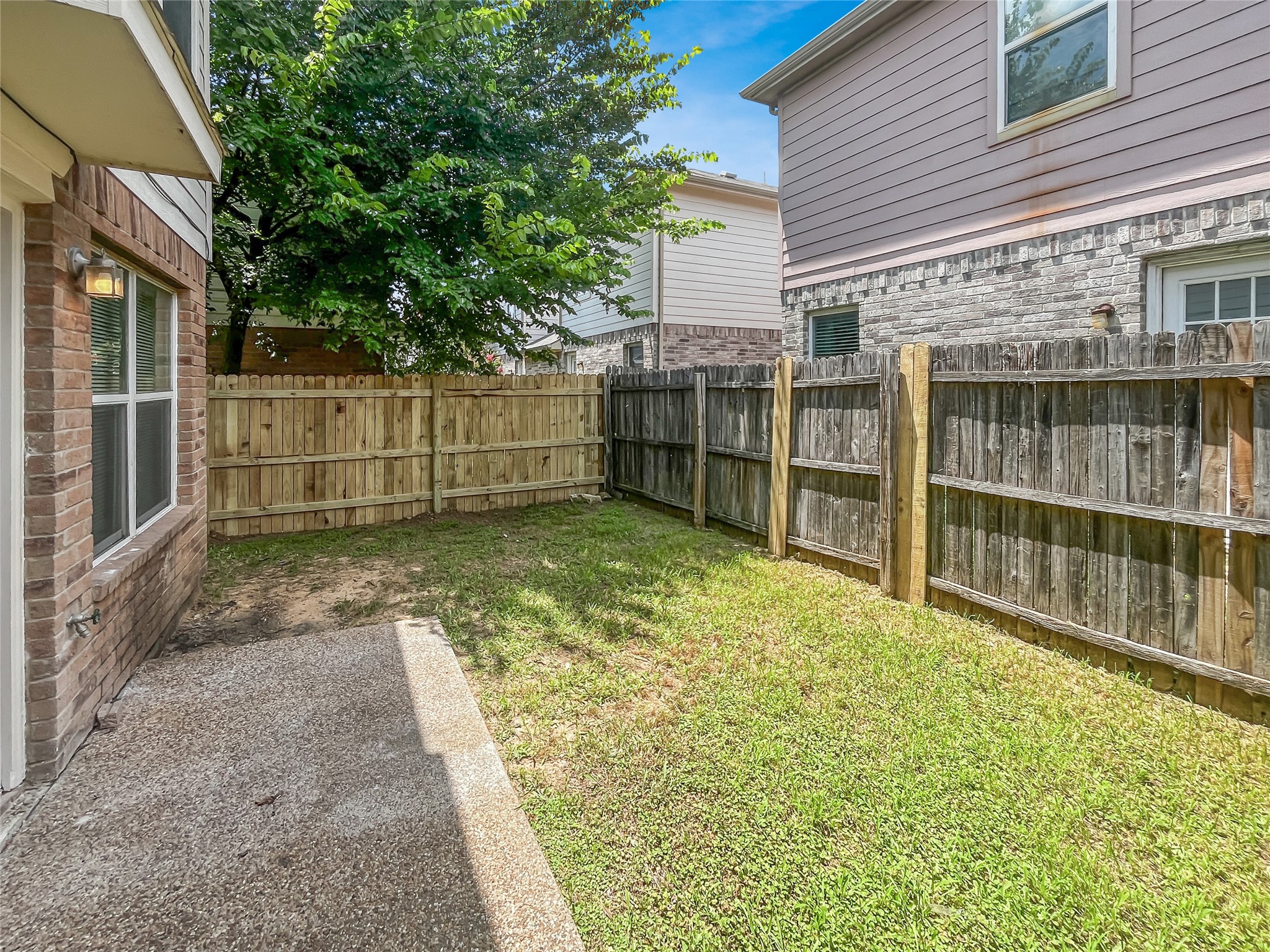 2325 Kingsway Drive