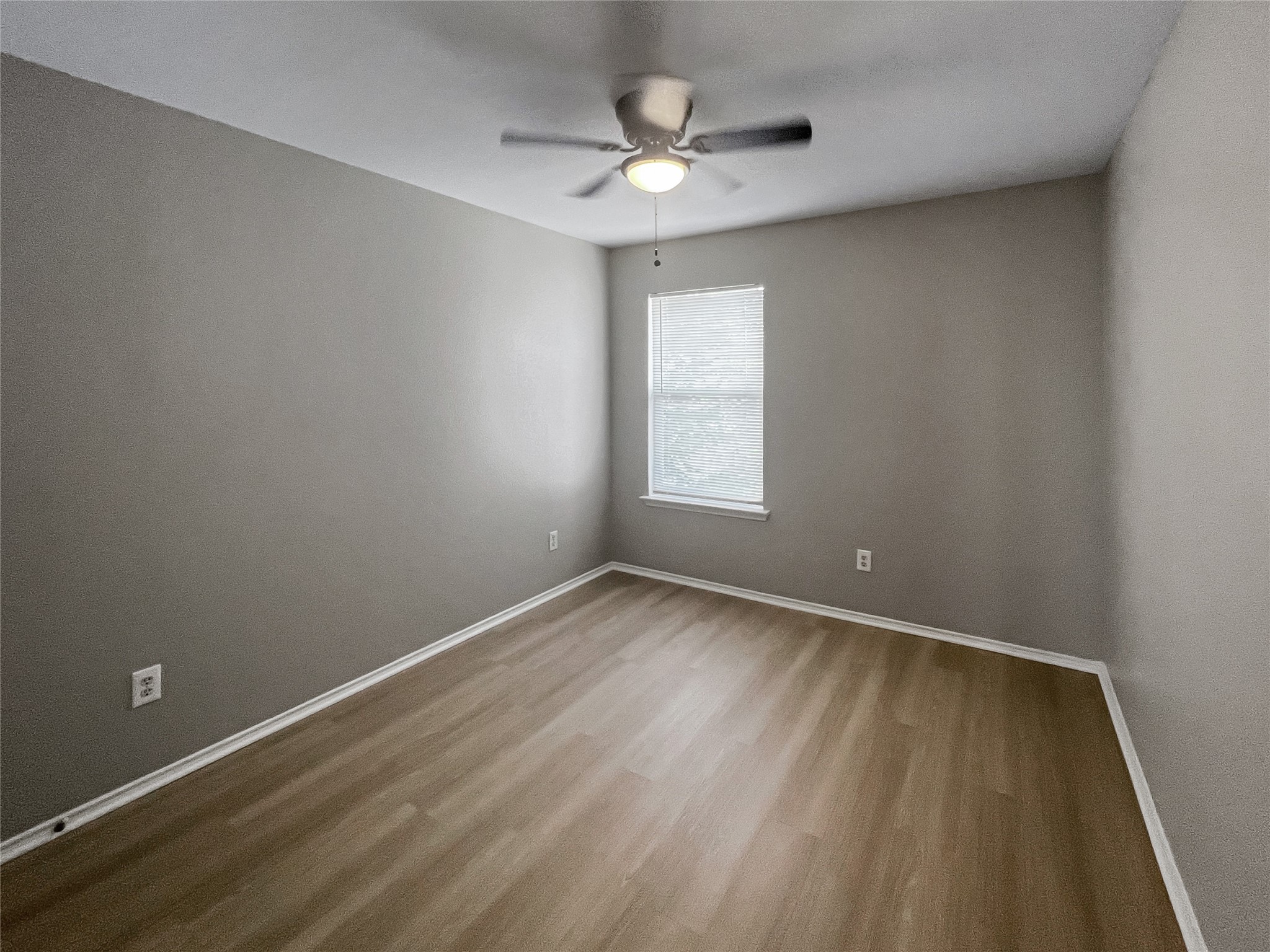 2325 Kingsway Drive