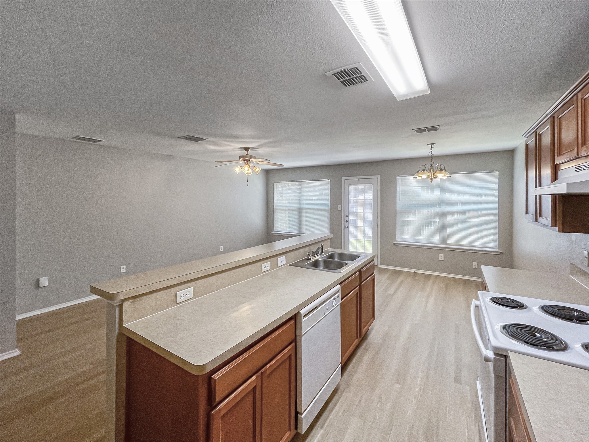 2325 Kingsway Drive