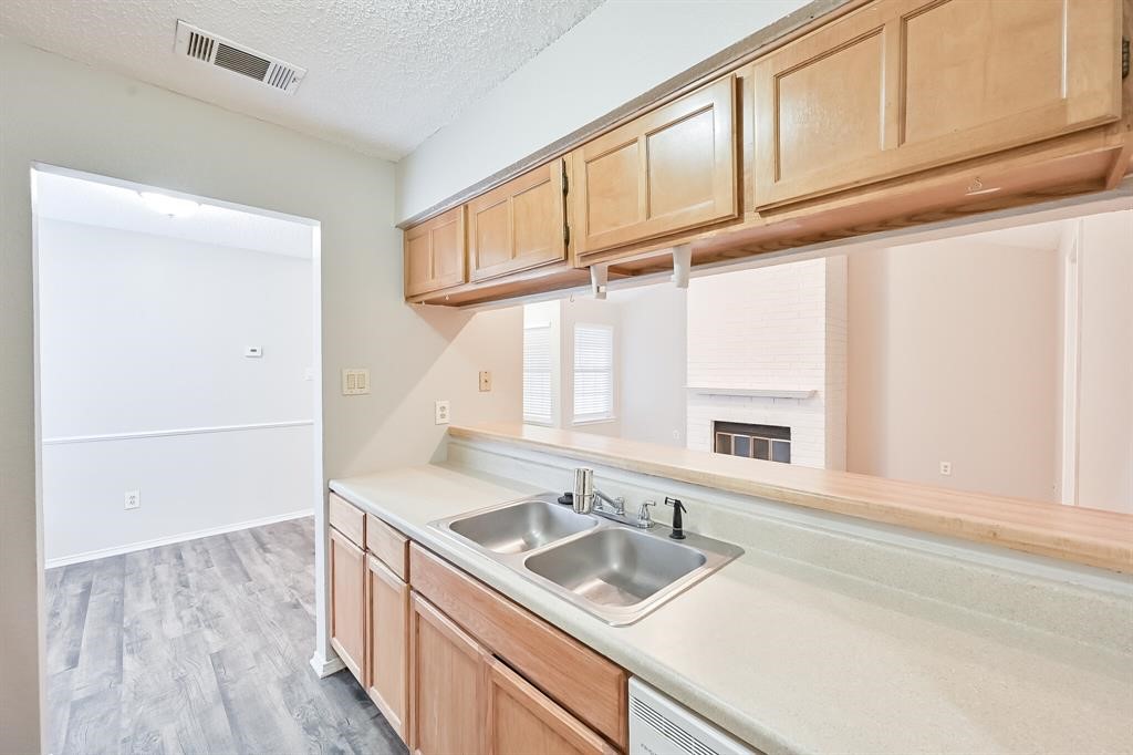 706 Woodland Court