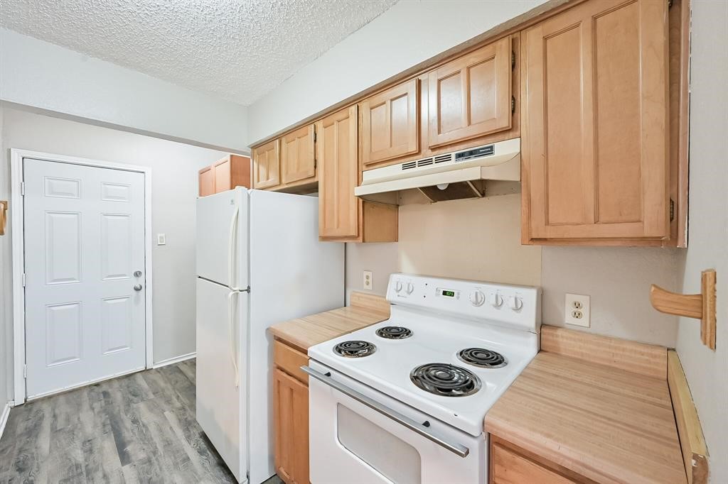 706 Woodland Court