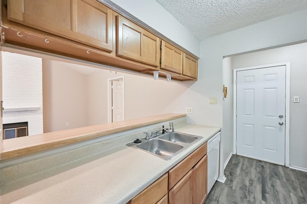 706 Woodland Court