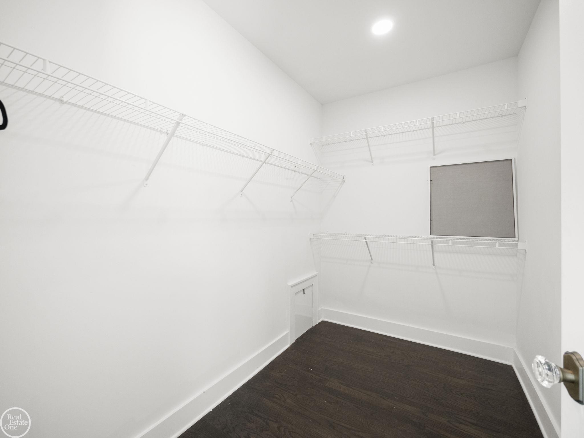 443 Wesley Street