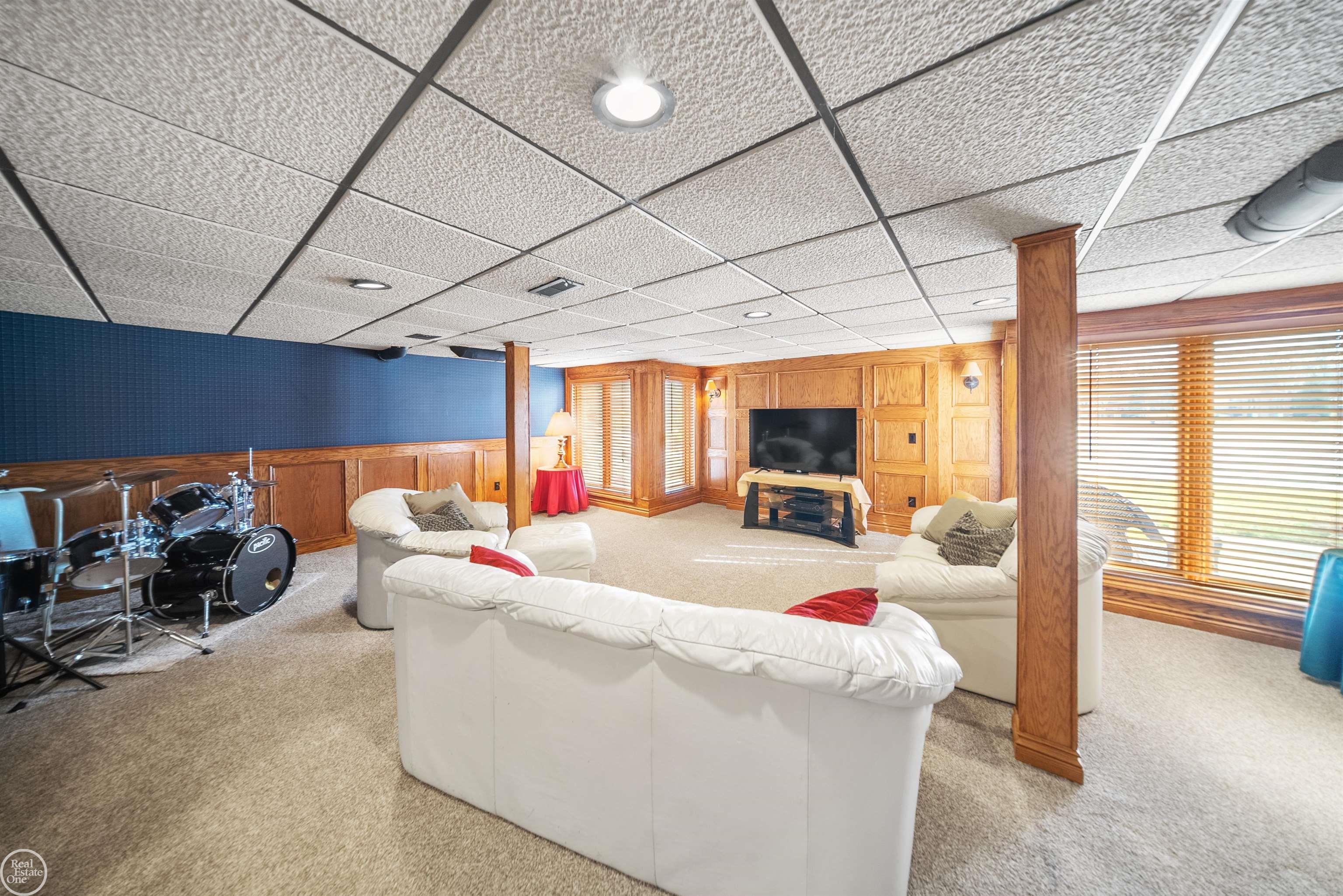 54334 Sherwood Lane