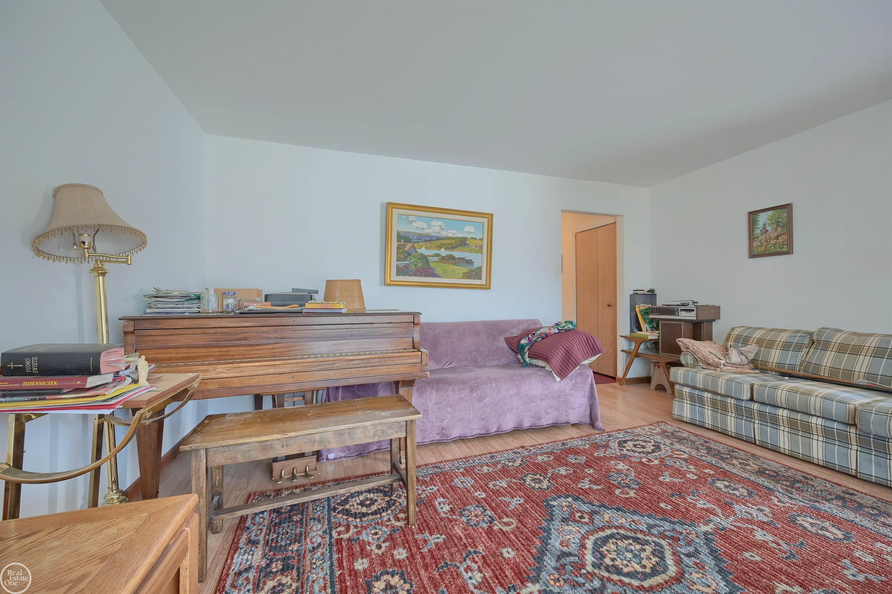704 Dressler Lane