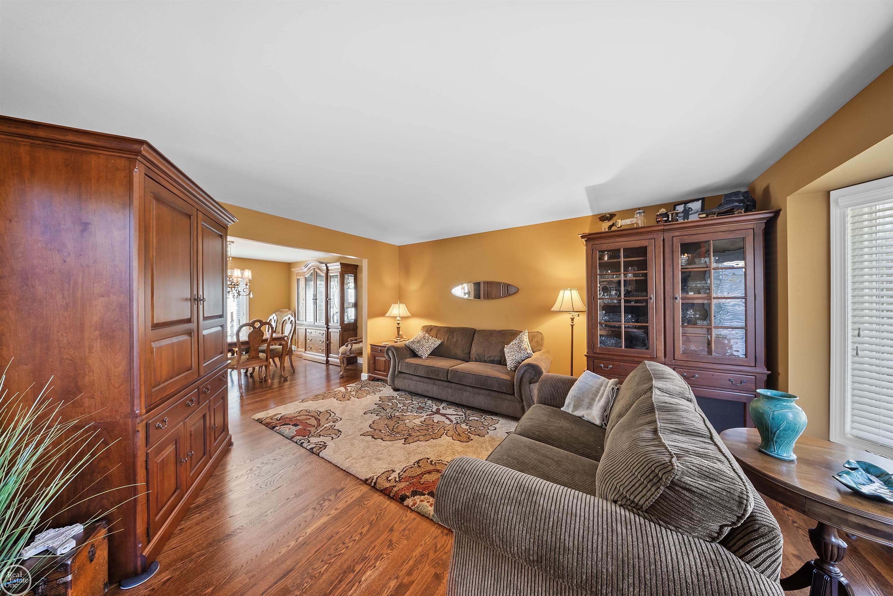 54880 Burlington Drive