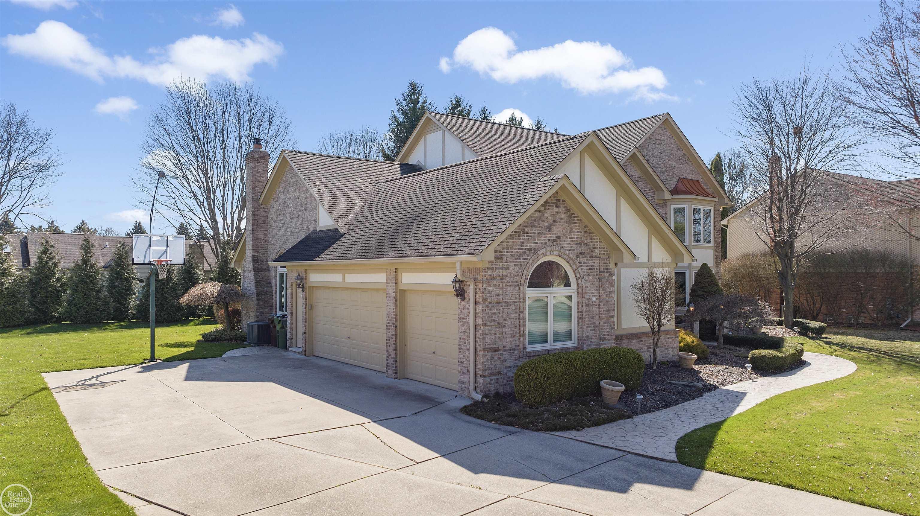 54880 Burlington Drive