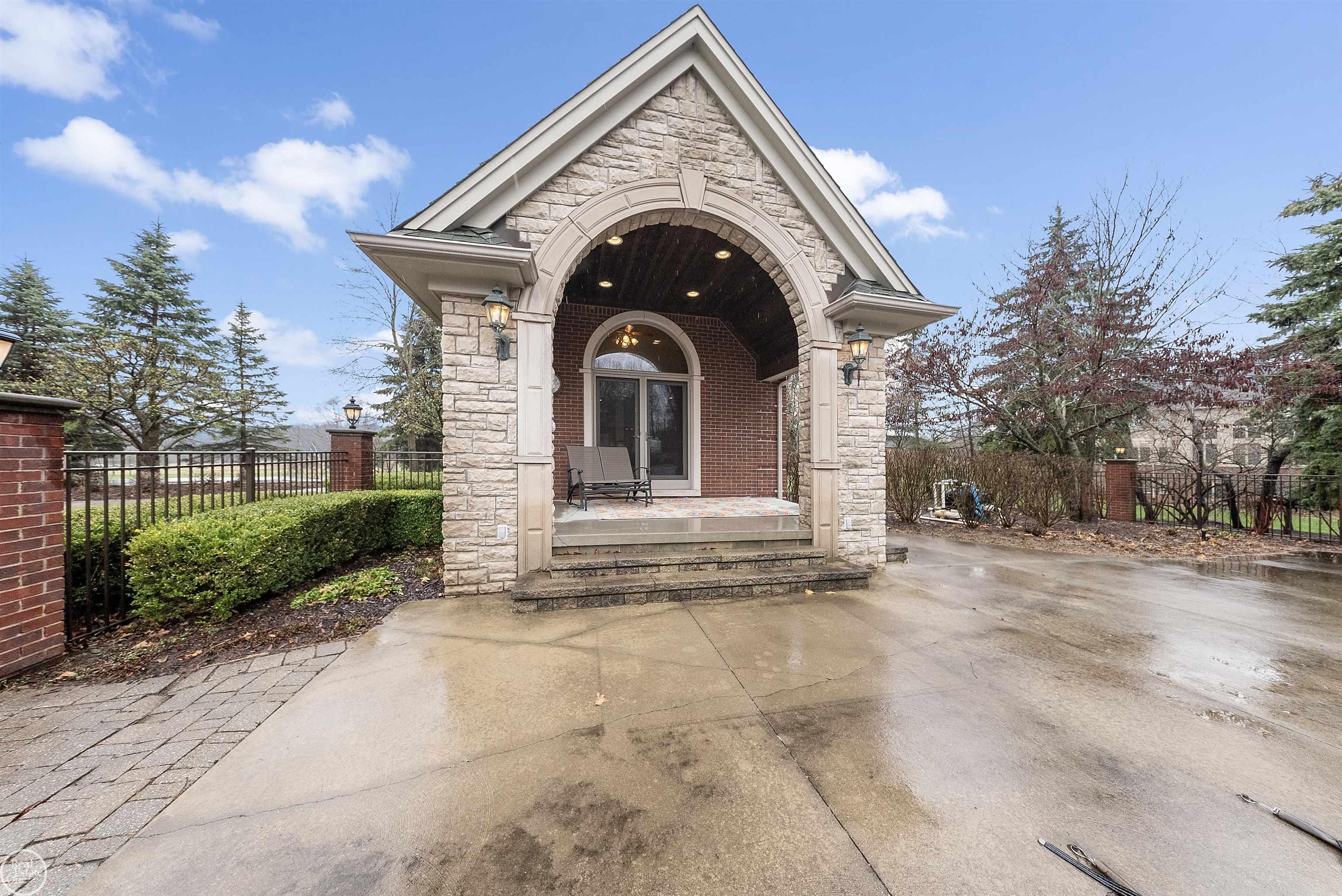 67391 Mack Court