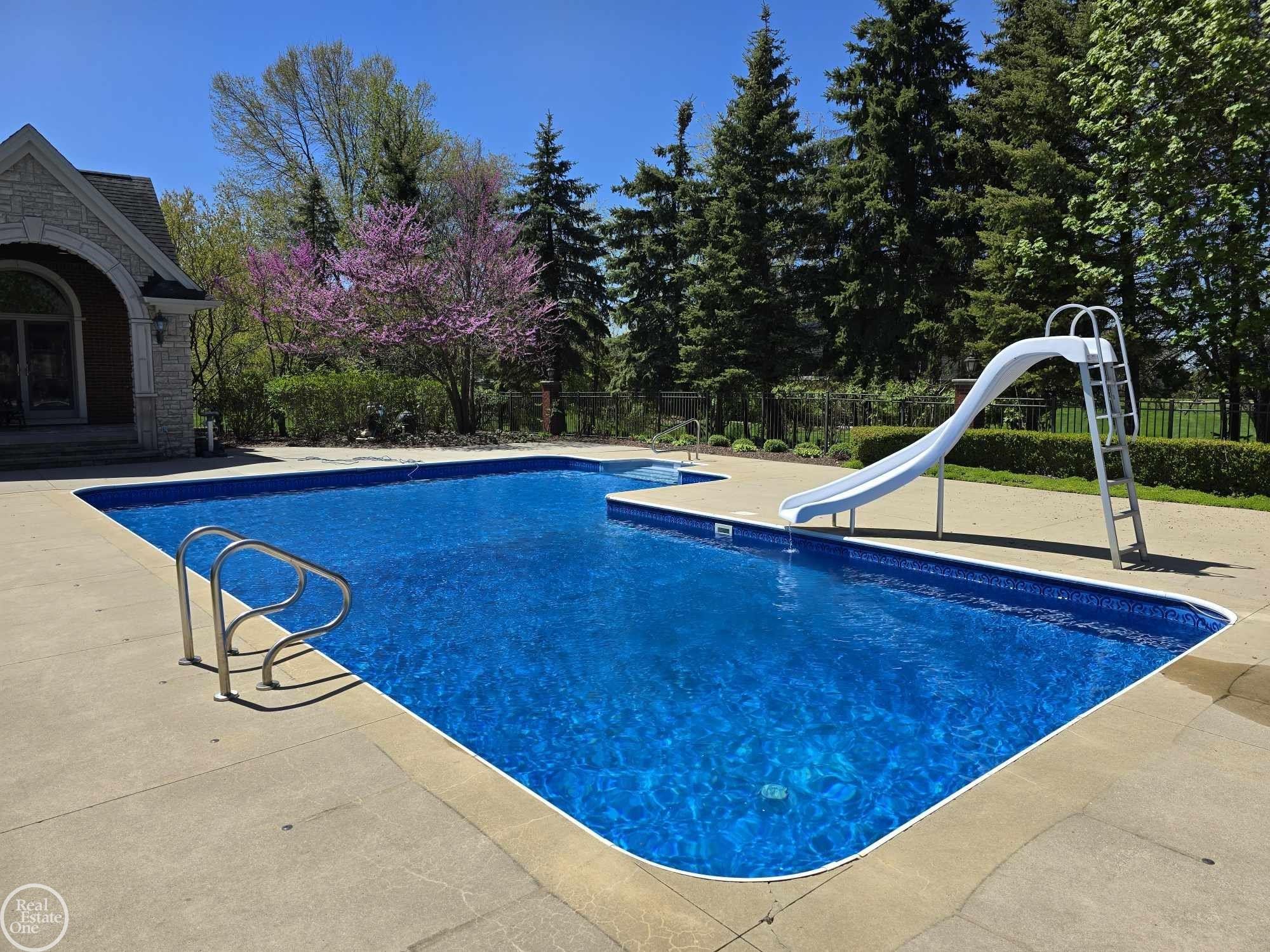 67391 Mack Court