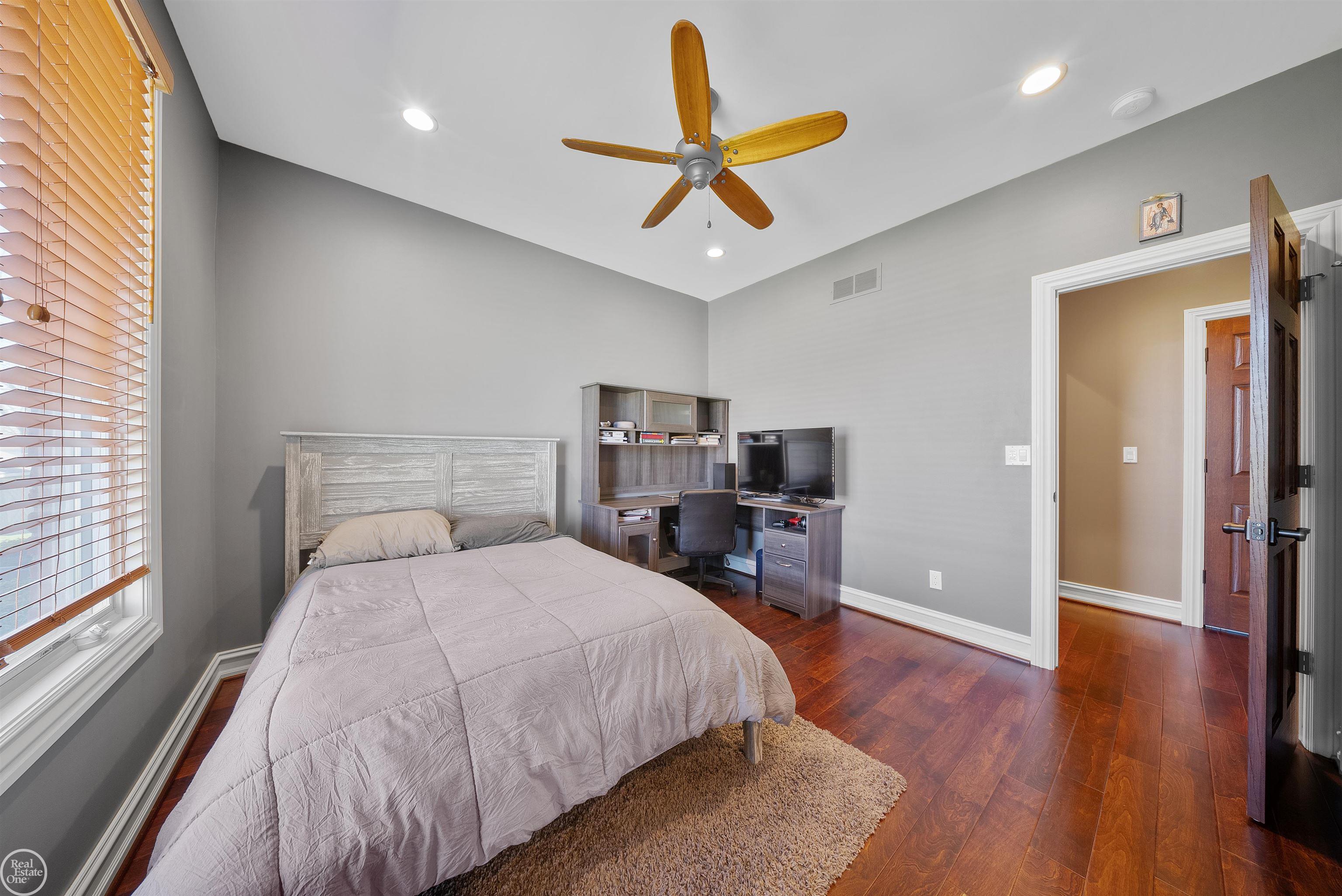 7642 Sawgrass Drive