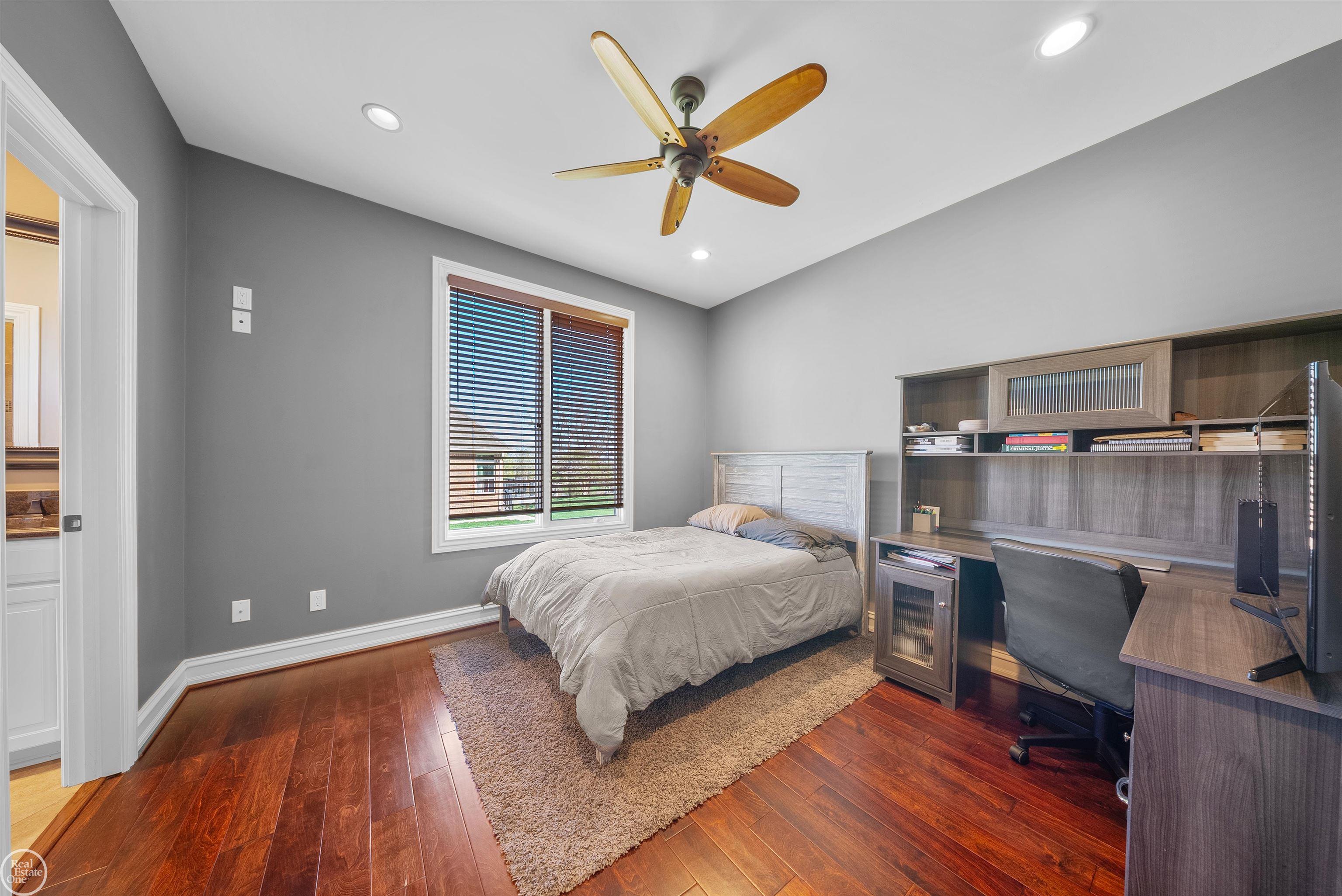 7642 Sawgrass Drive