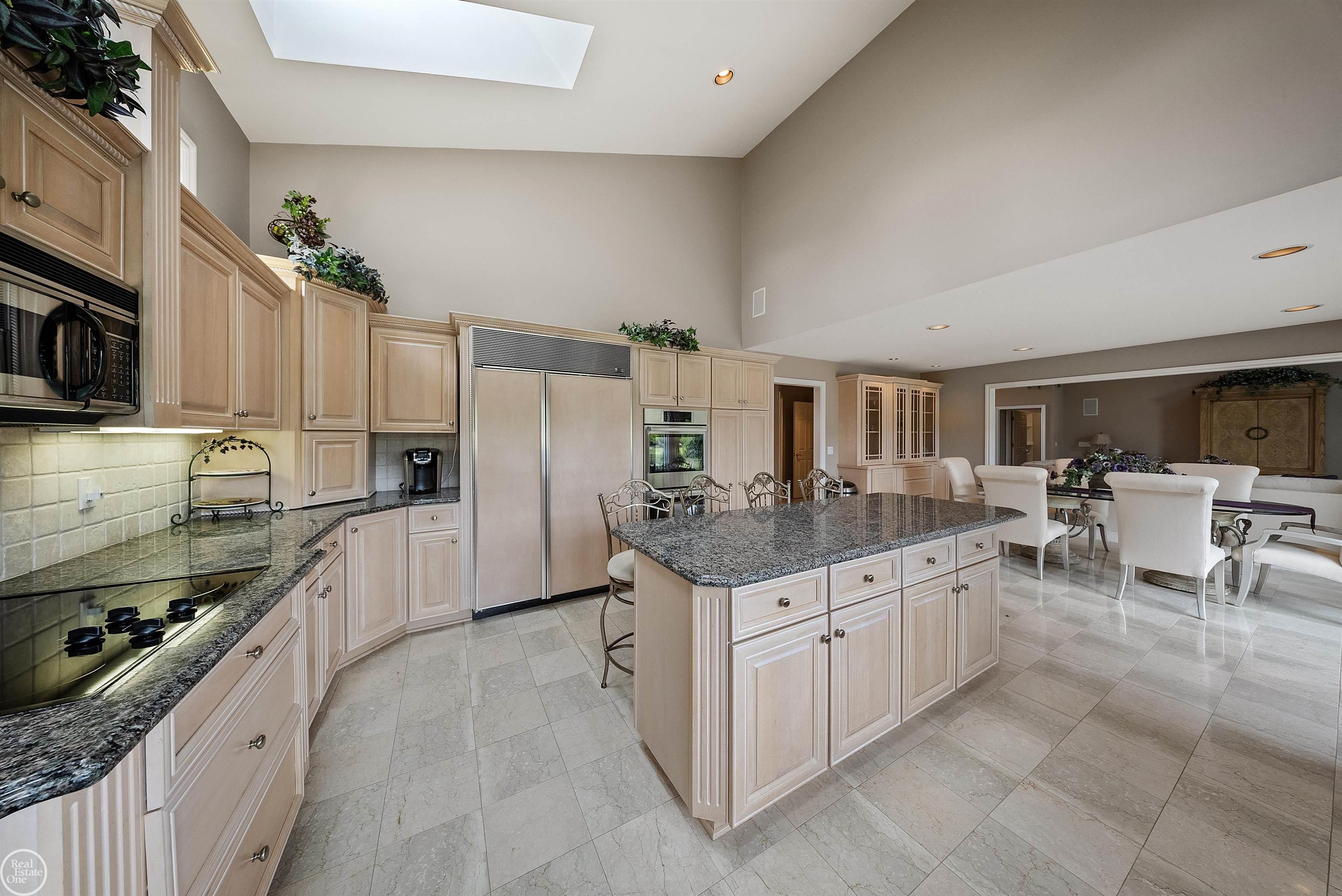 62811 Broadmoor Circle