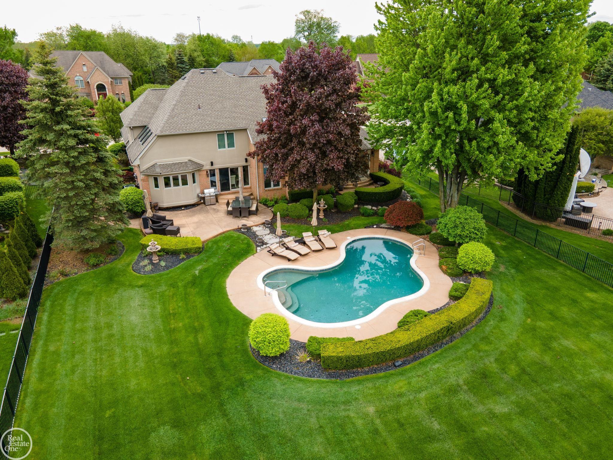 62811 Broadmoor Circle