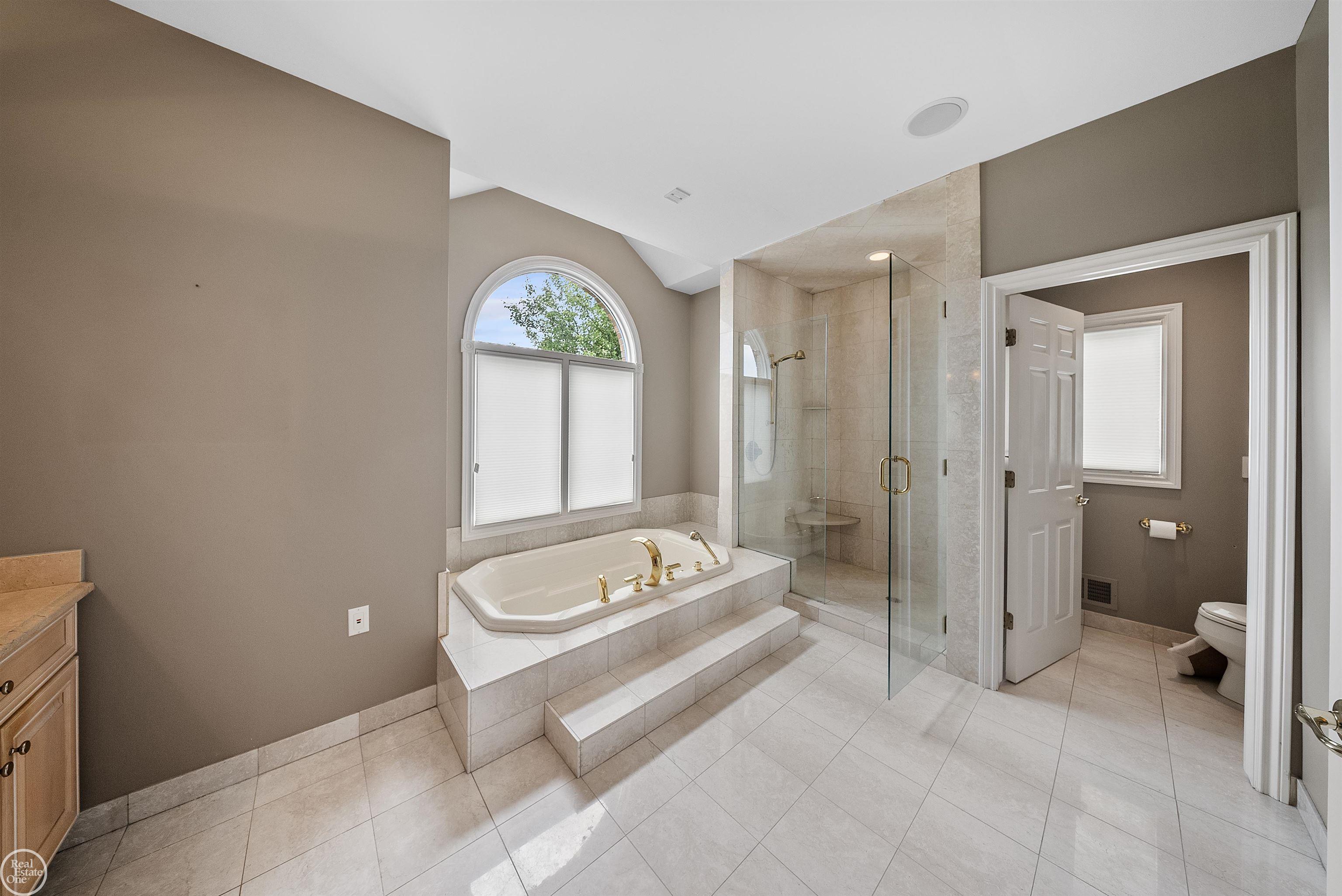 62811 Broadmoor Circle