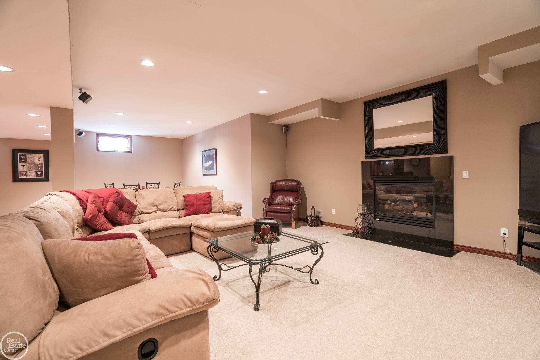 62811 Broadmoor Circle