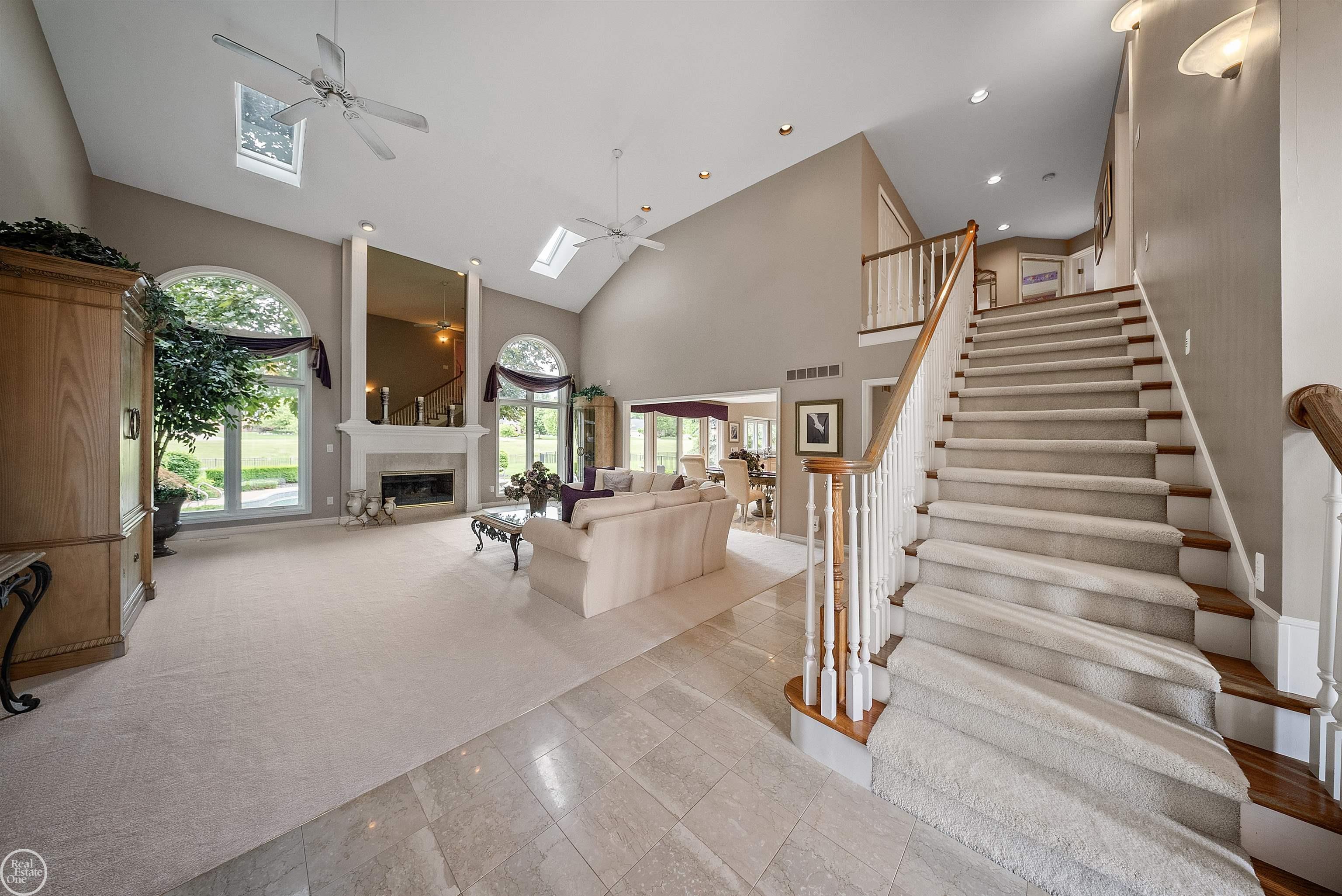 62811 Broadmoor Circle