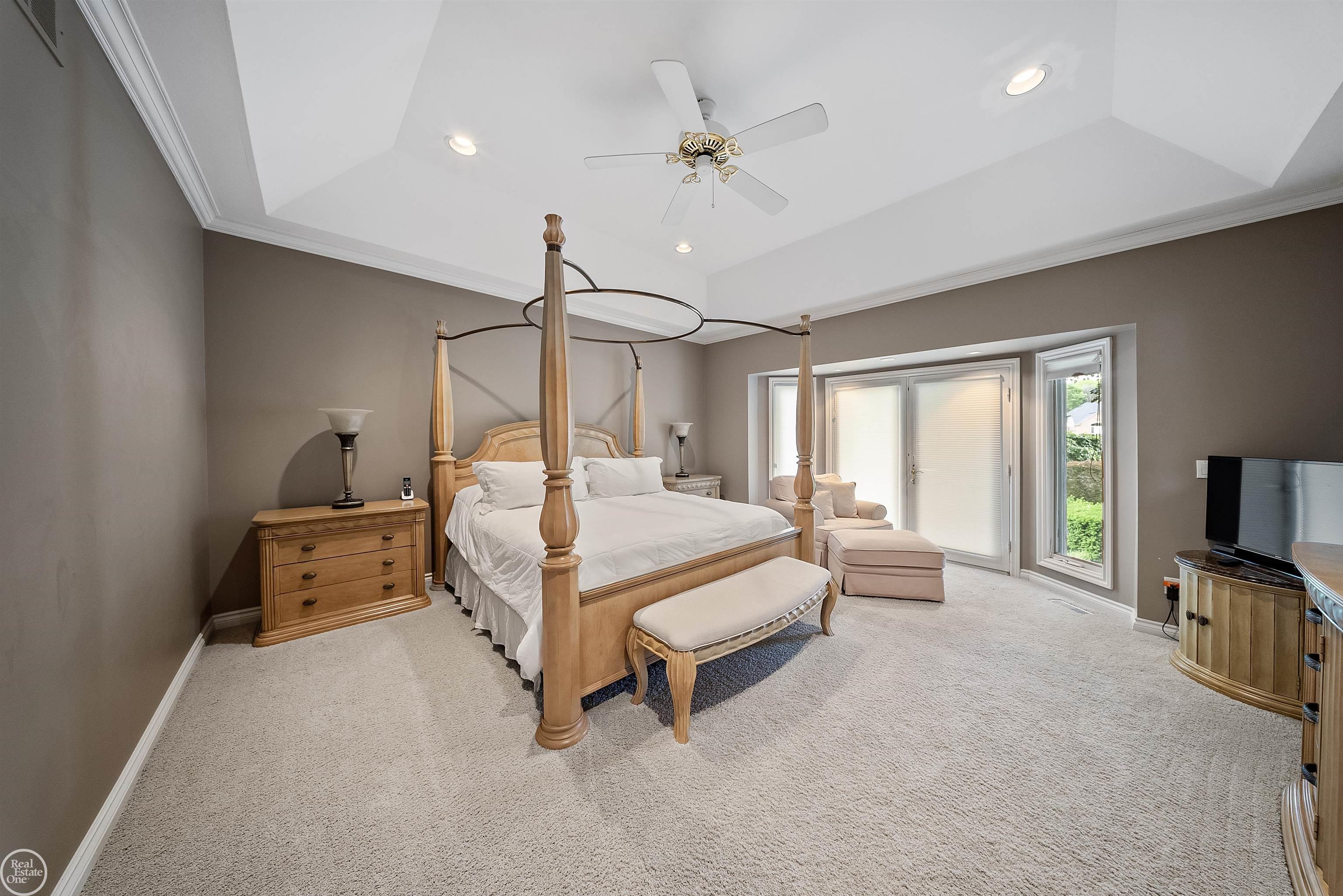 62811 Broadmoor Circle