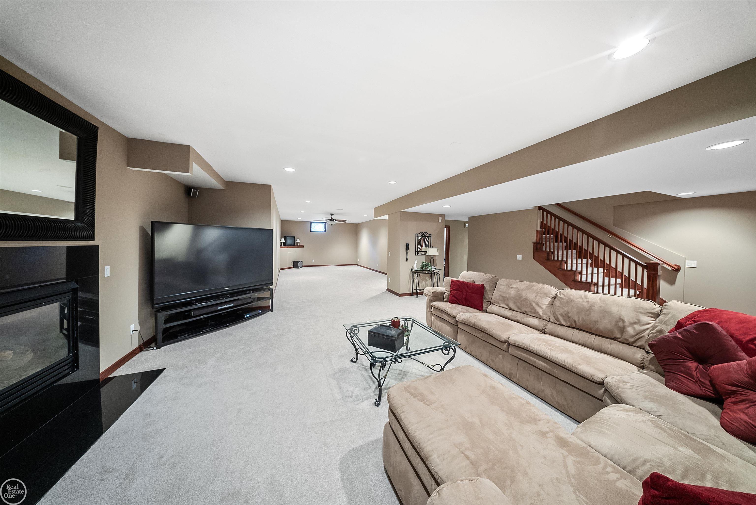 62811 Broadmoor Circle