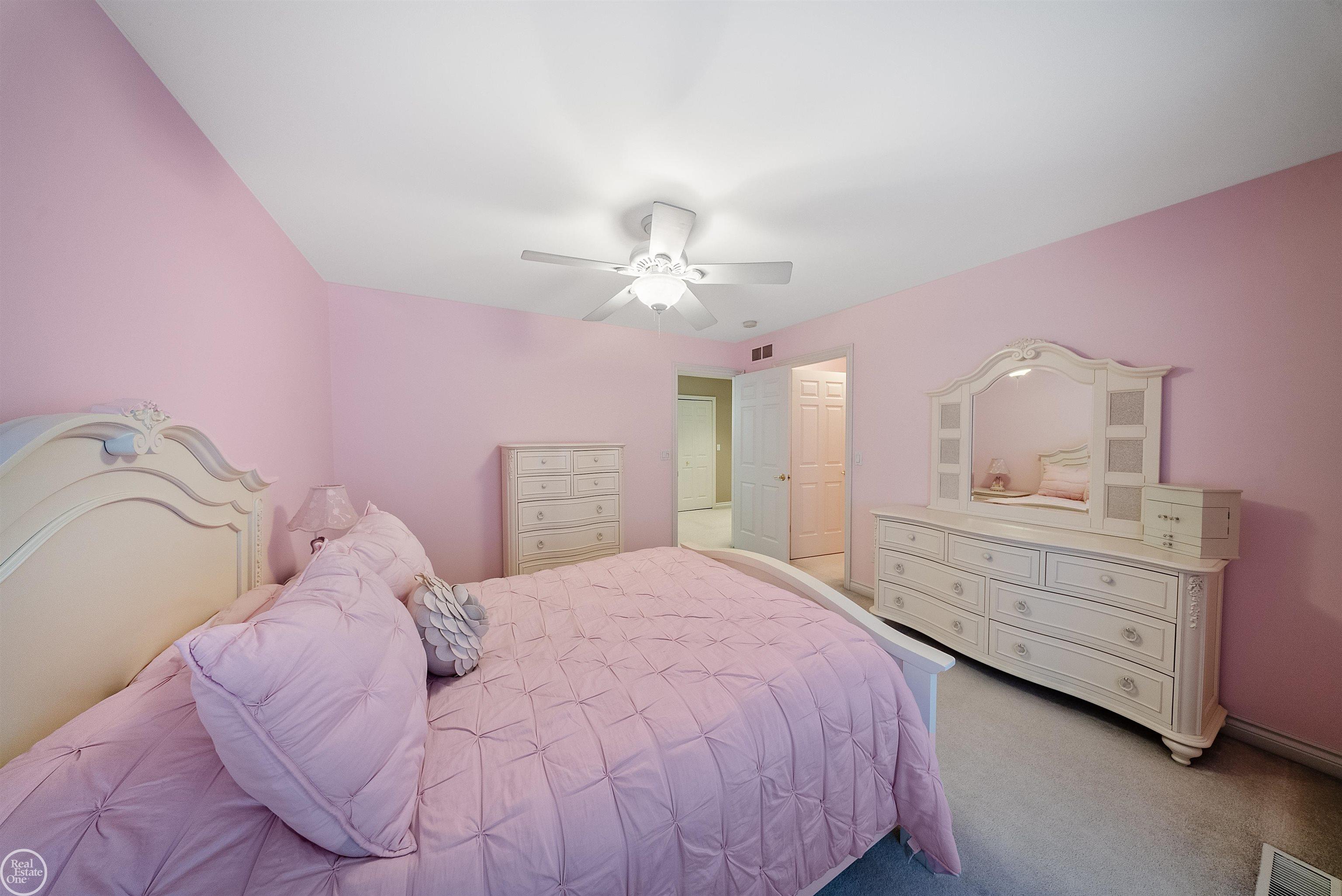 62811 Broadmoor Circle