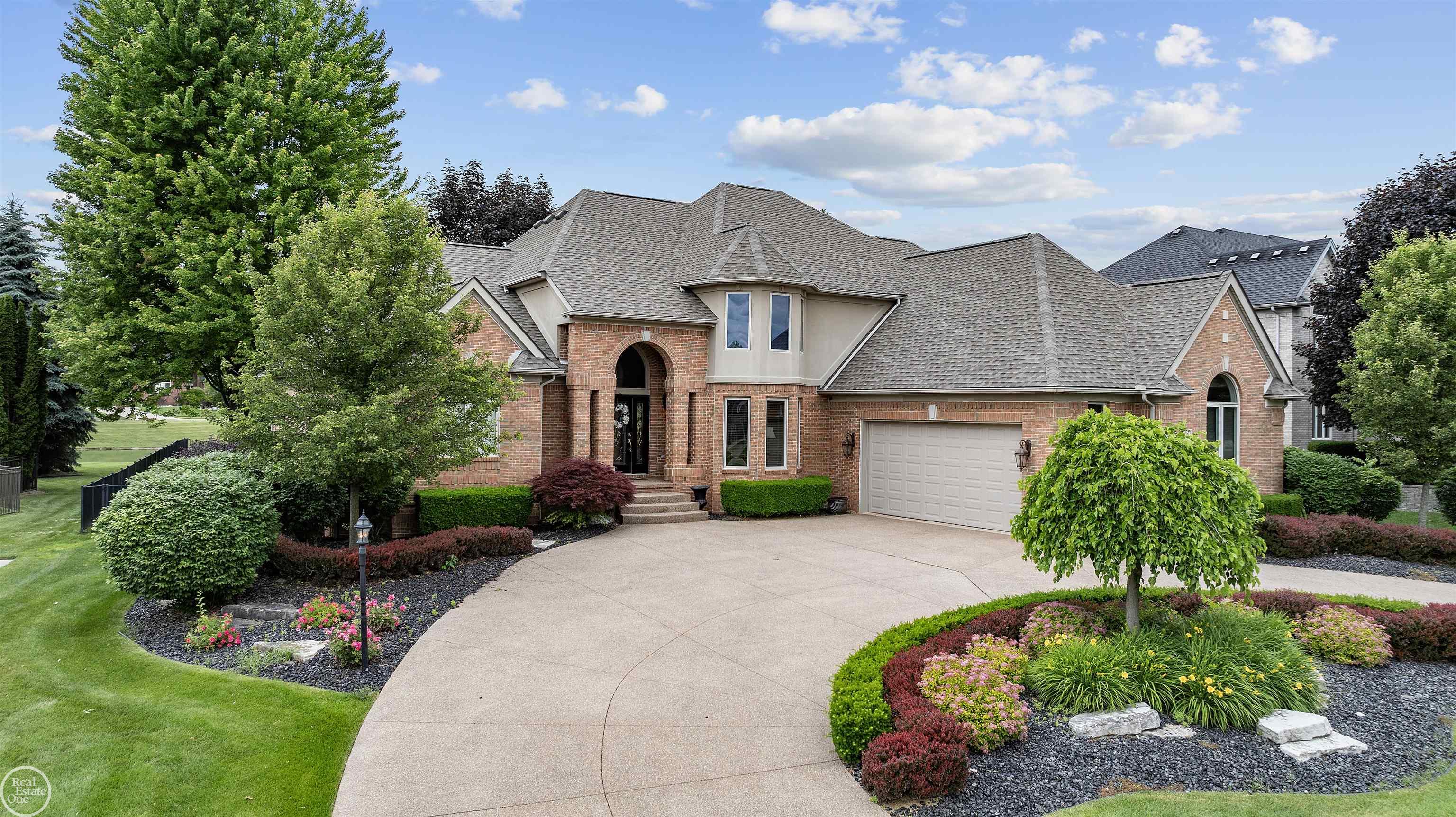 62811 Broadmoor Circle