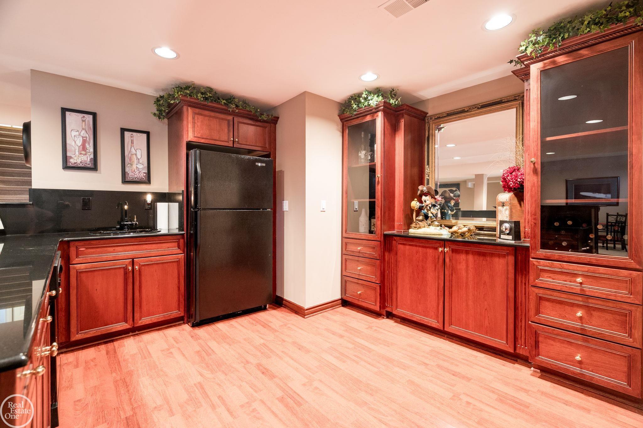 62811 Broadmoor Circle