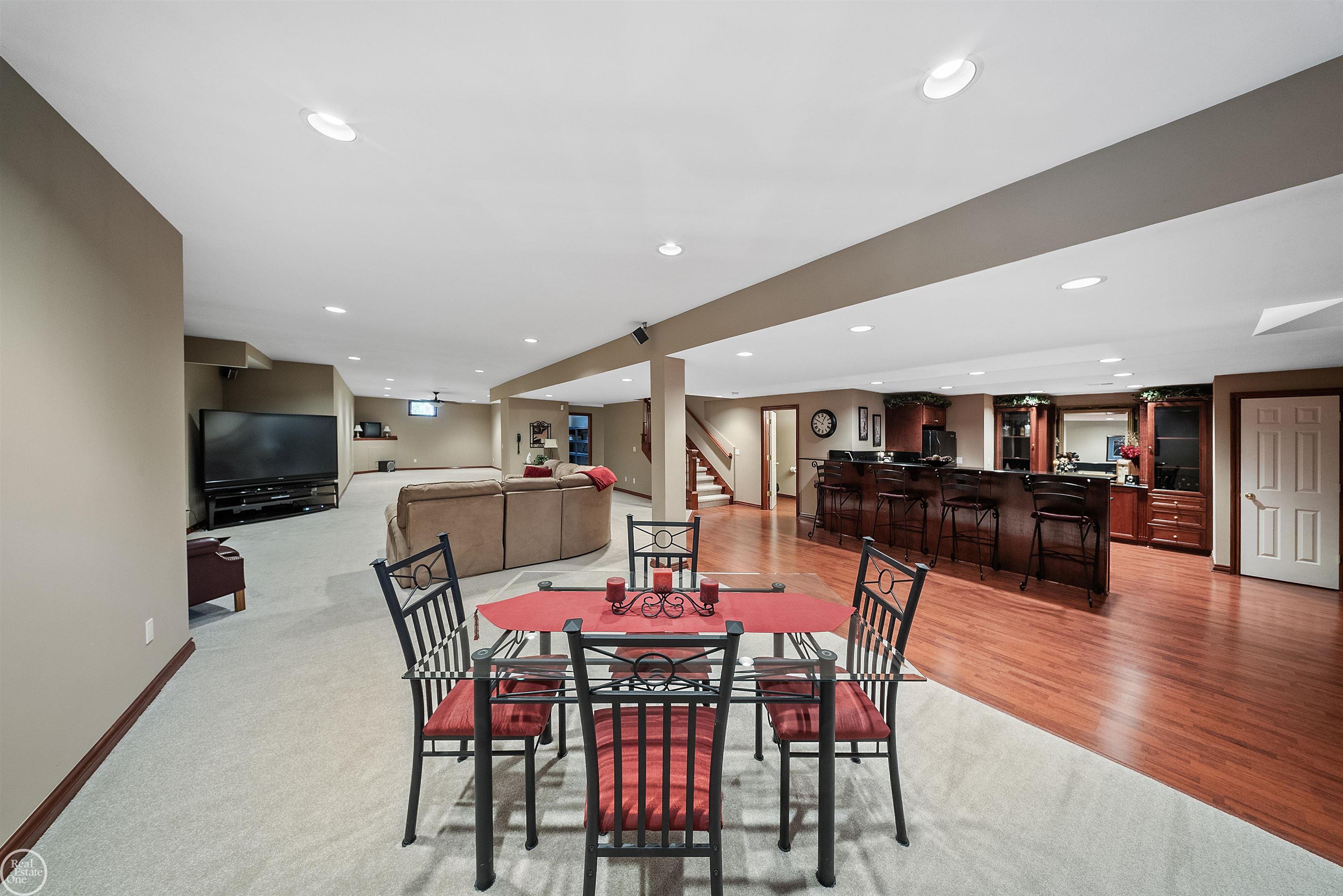 62811 Broadmoor Circle